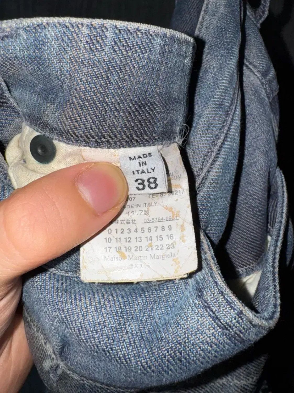 Maison Margiela Maison Margiela Distressed Tape Denim Jeans Size 26" / US 2 / IT 38 - 7 Thumbnail