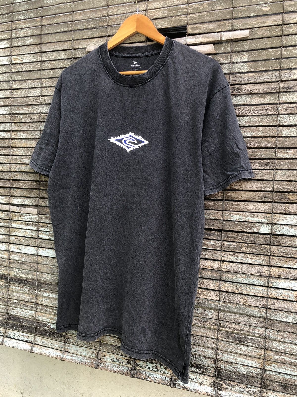 Vintage Crazy Vintage Y2K Sunfaded Rip Curl Centre Logo Backhit Tee Size US L / EU 52-54 / 3 - 3 Thumbnail