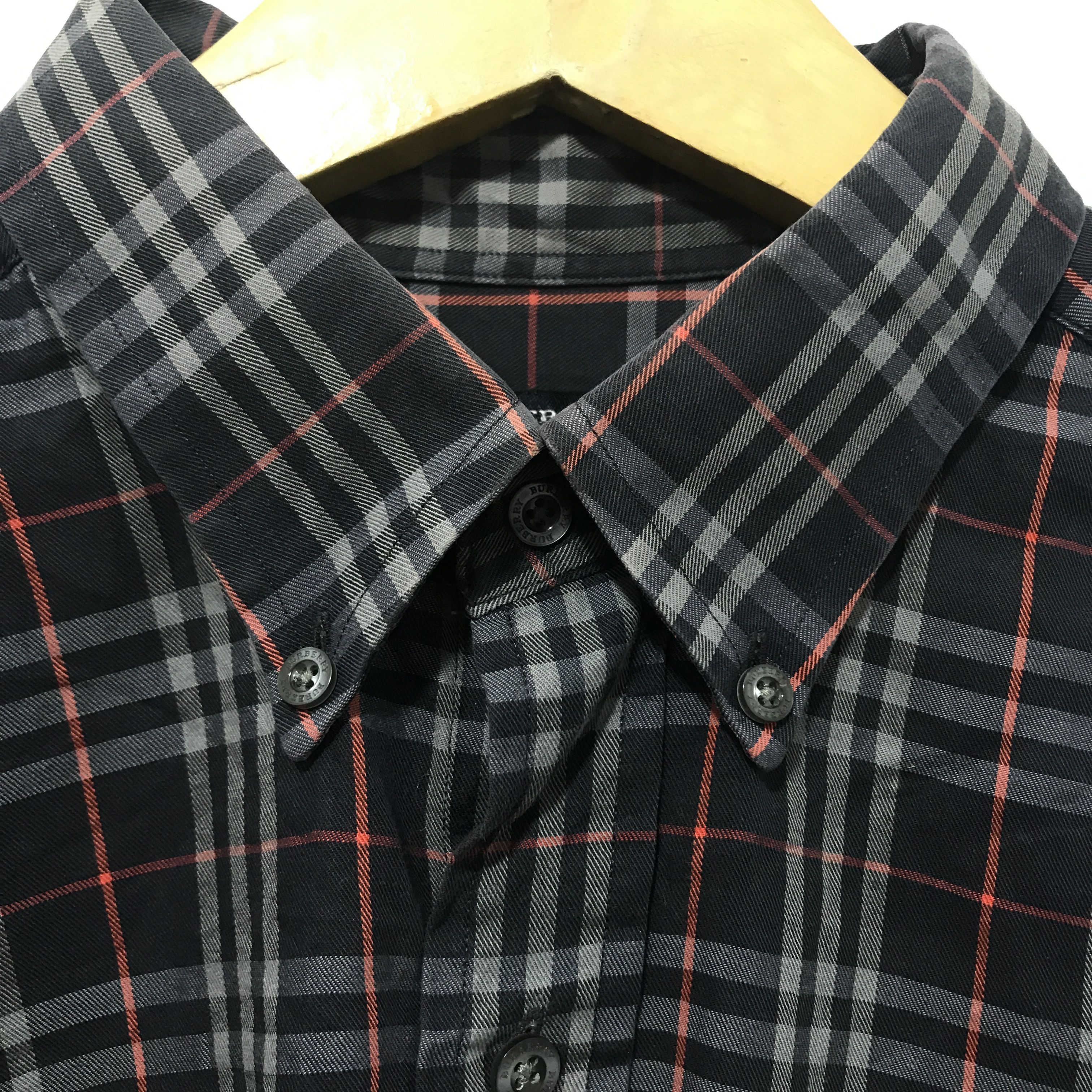 Burberry VINTAGE BURBERRY LONDON DARK NAVY NOVA CHECK BUTTON UP SHIRT Size US M / EU 48-50 / 2 - 2 Thumbnail