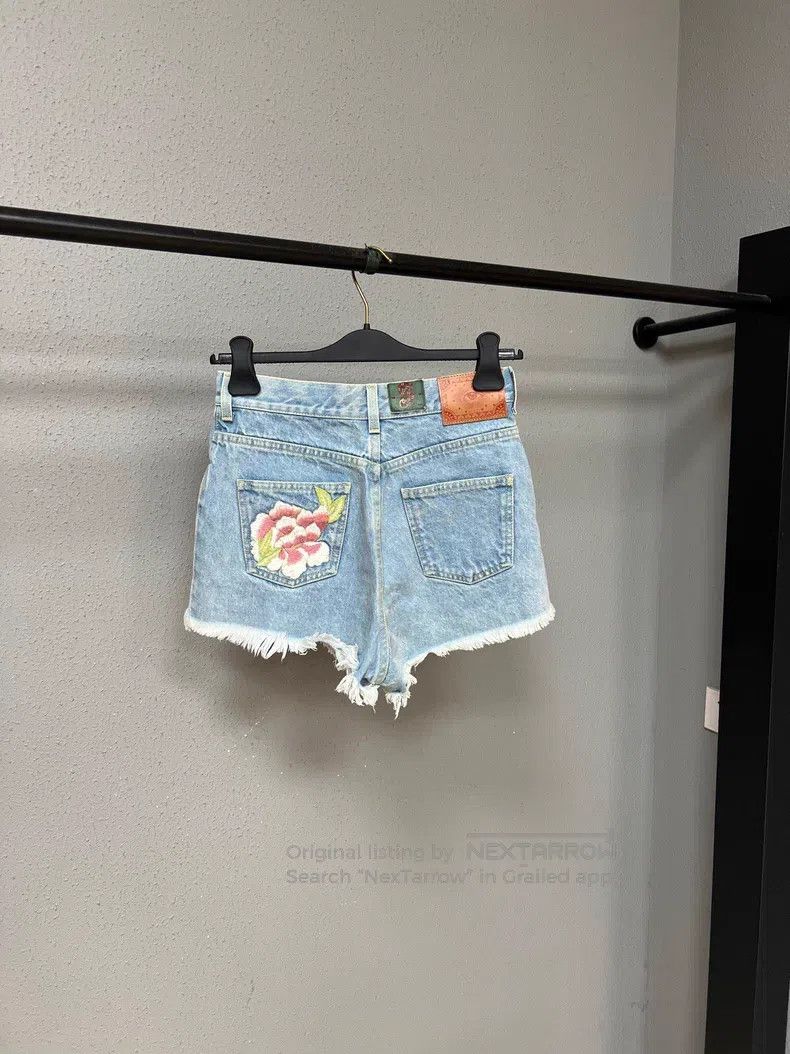 Gucci Gucci Floral embroidery, tassels, denim shorts Size 28" / US 6 / IT 42 - 2 Thumbnail
