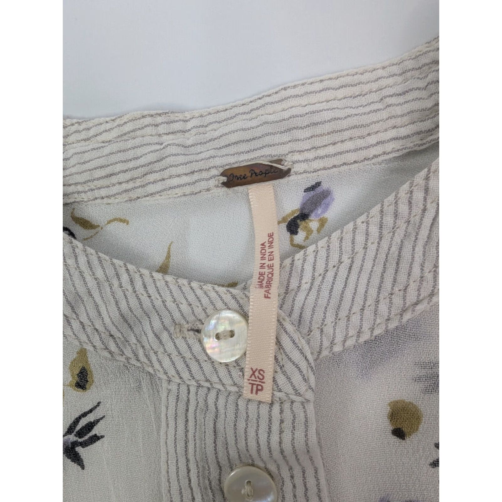 Free People Free People Shirt XS Ivory Striped Floral Pockets Lightweight Breathable Boho Hippie Bohemian Casual Relaxed Size XS / US 0-2 / IT 36-38 - 7 Thumbnail