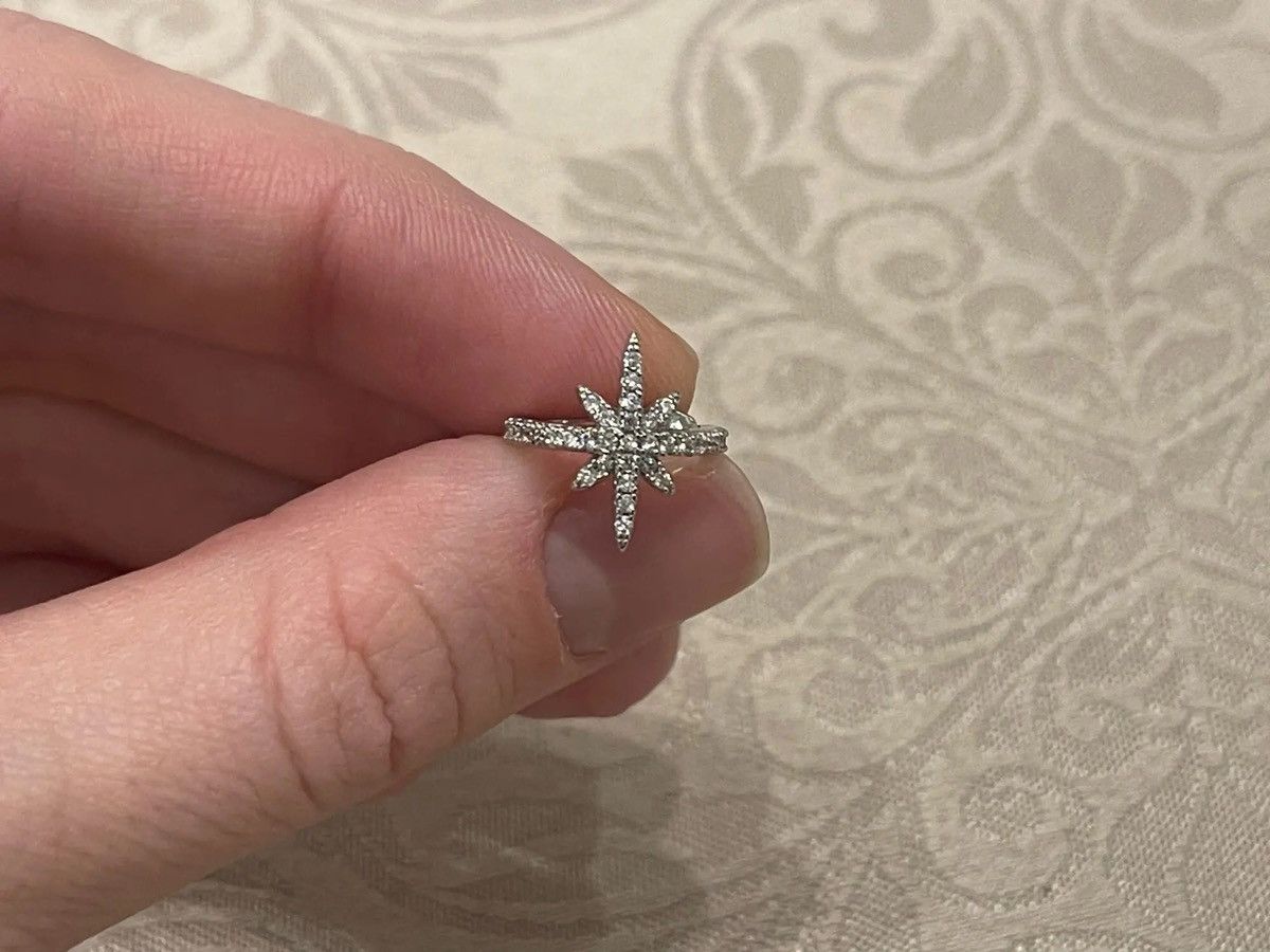 Jewelry 2pcs Silver Stars Clip Earrings Size ONE SIZE - 2 Thumbnail