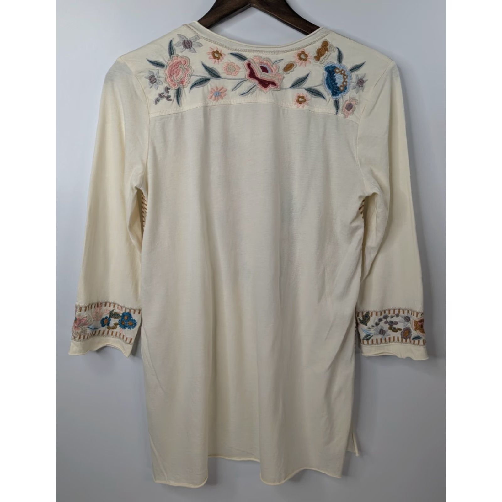 Johnny Was Johnny Was Floral Embroidered V-Neck 3/4 Sleeve Beige Tunic Top Boho Women's XS Shirt Size XS / US 0-2 / IT 36-38 - 3 Thumbnail