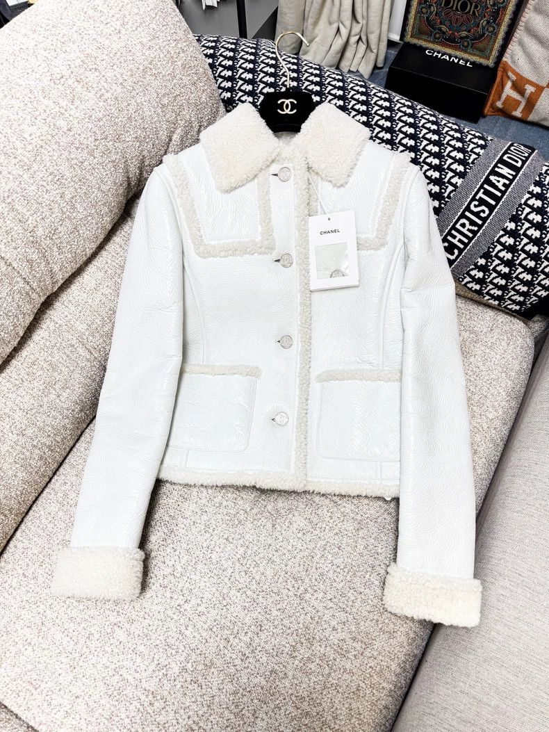 Chanel Chanel Fur all-in-one lapel long-sleeved jacket Size XS / US 0-2 / IT 36-38 - 3 Thumbnail