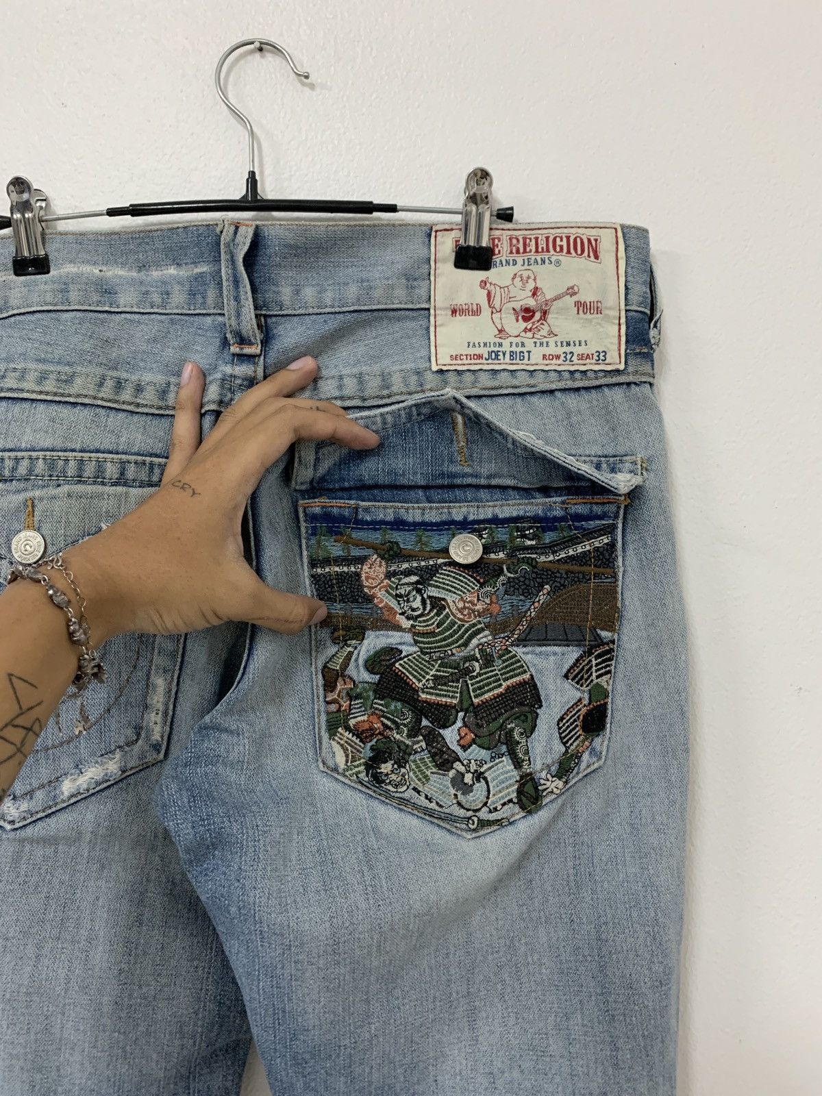 True Religion True Religion Embroidered Flared Jeans Size US 34 / EU 50 - 9 Thumbnail