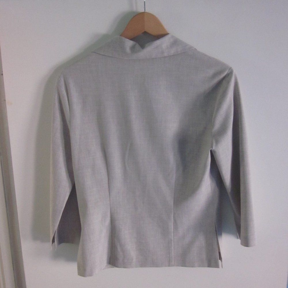 Trina Turk Trina Turk Light Weight Cropped Gray Jacket Size M Button Fr Size M / US 6-8 / IT 42-44 - 7 Thumbnail