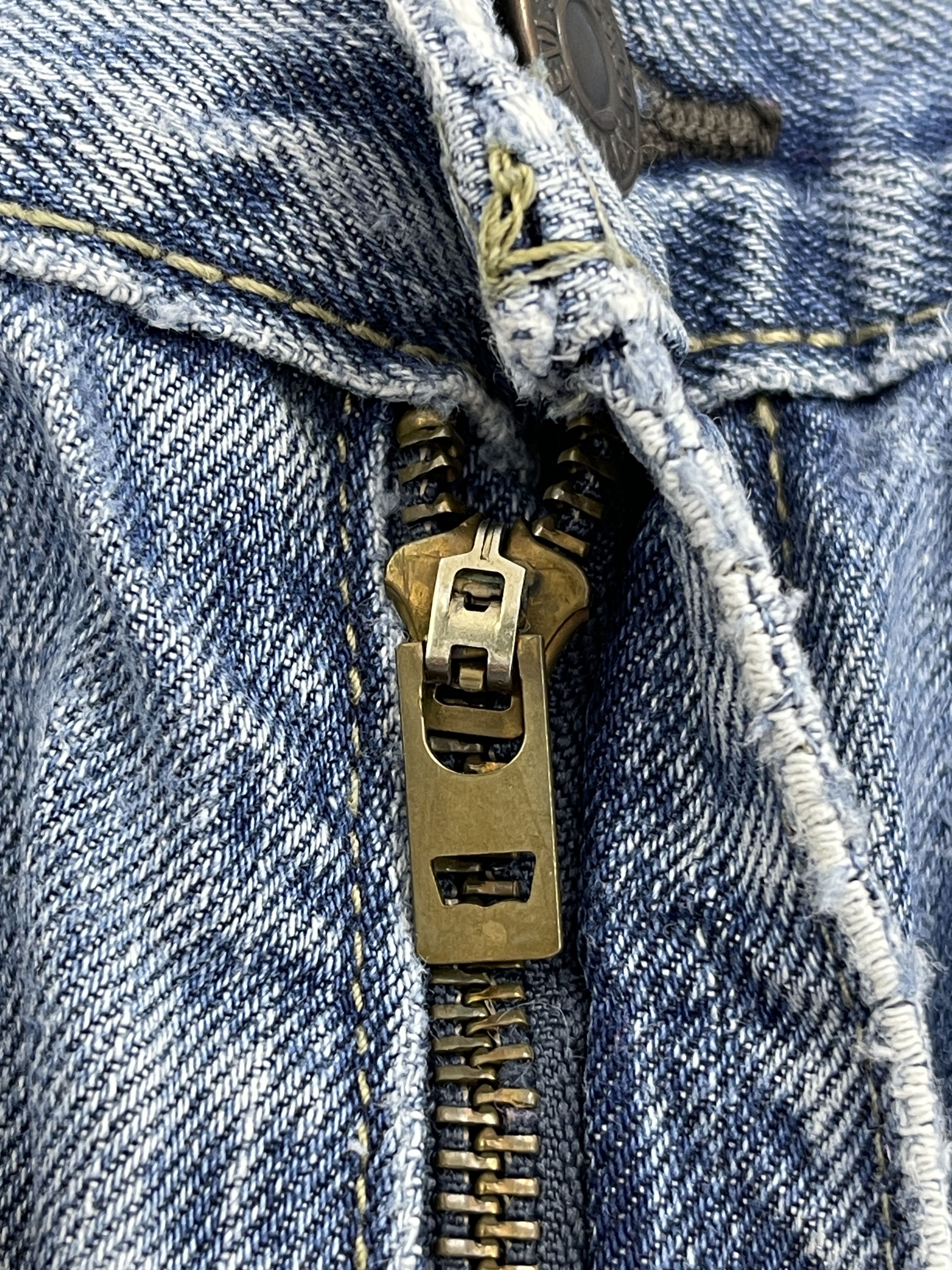 Levi's Vintage Levis 505 Faded Blue Jeans DP2561 Size US 34 / EU 50 - 12 Thumbnail