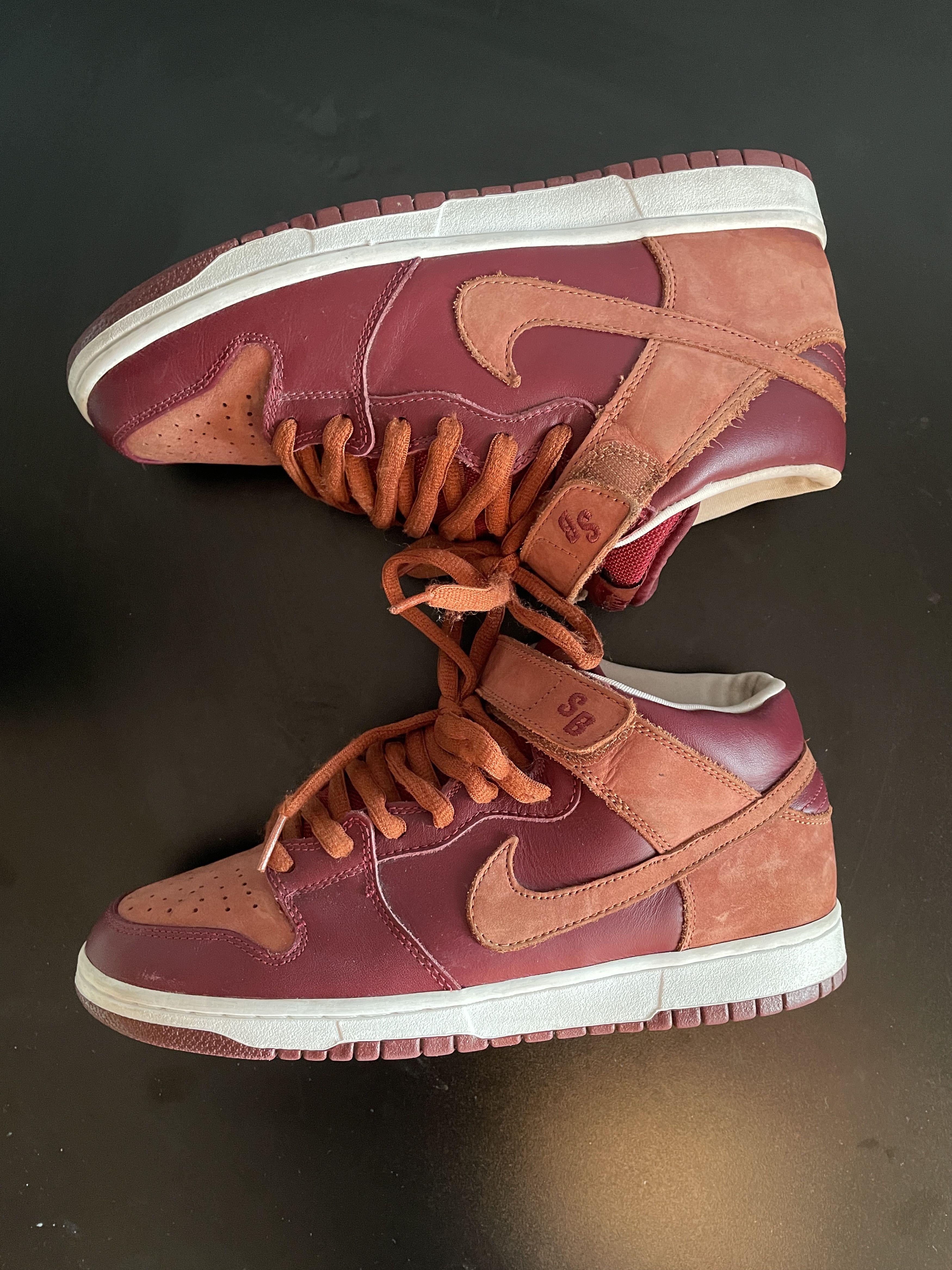 Nike SB 2007 Nike SB Dunk Mid Team Red Pony pushead pigeon bison Size US 9 / EU 42 - 5 Thumbnail