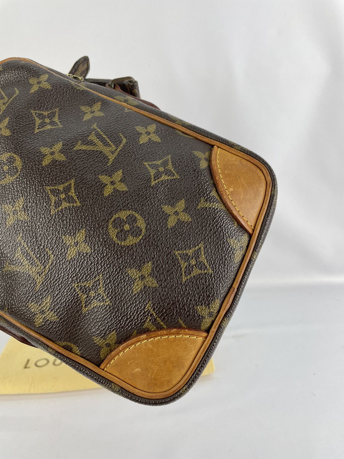 Louis Vuitton Authentic Louis Vuitton Danube Crossboday bag monogram Size ONE SIZE - 6 Thumbnail