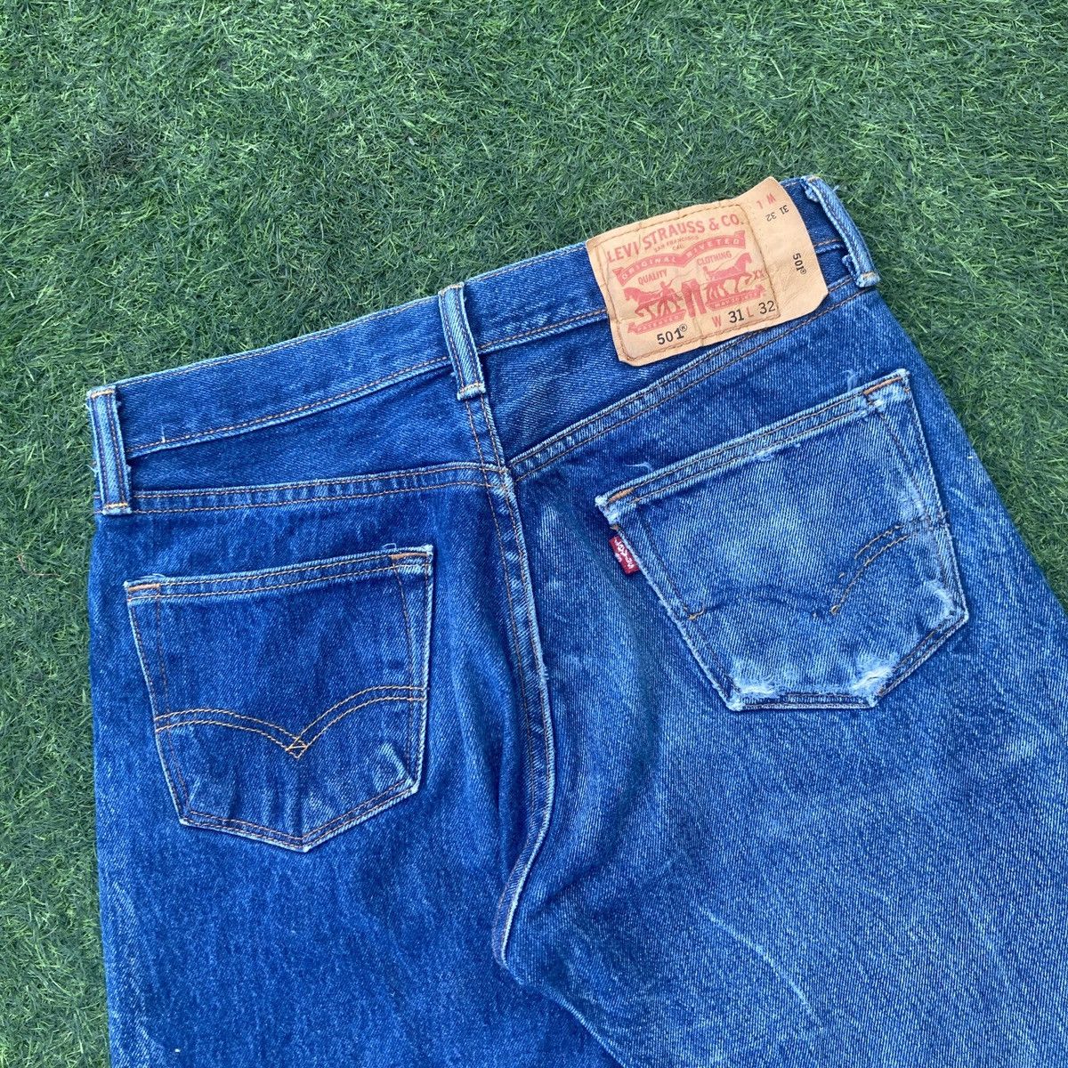 Levi's × Levi's Vintage Clothing × Vintage VINTAGE 90s LEVI’S 501 DISTRESSED JEANS Size US 31 - 8 Thumbnail