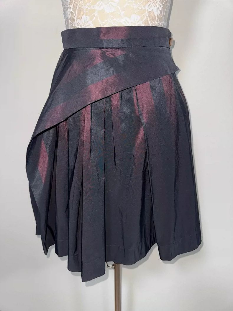 Vivienne Westwood Vivienne Westwood size2 A wine-red lustrous stripe with irr Size 26" / US 2 / IT 38 - 7 Thumbnail