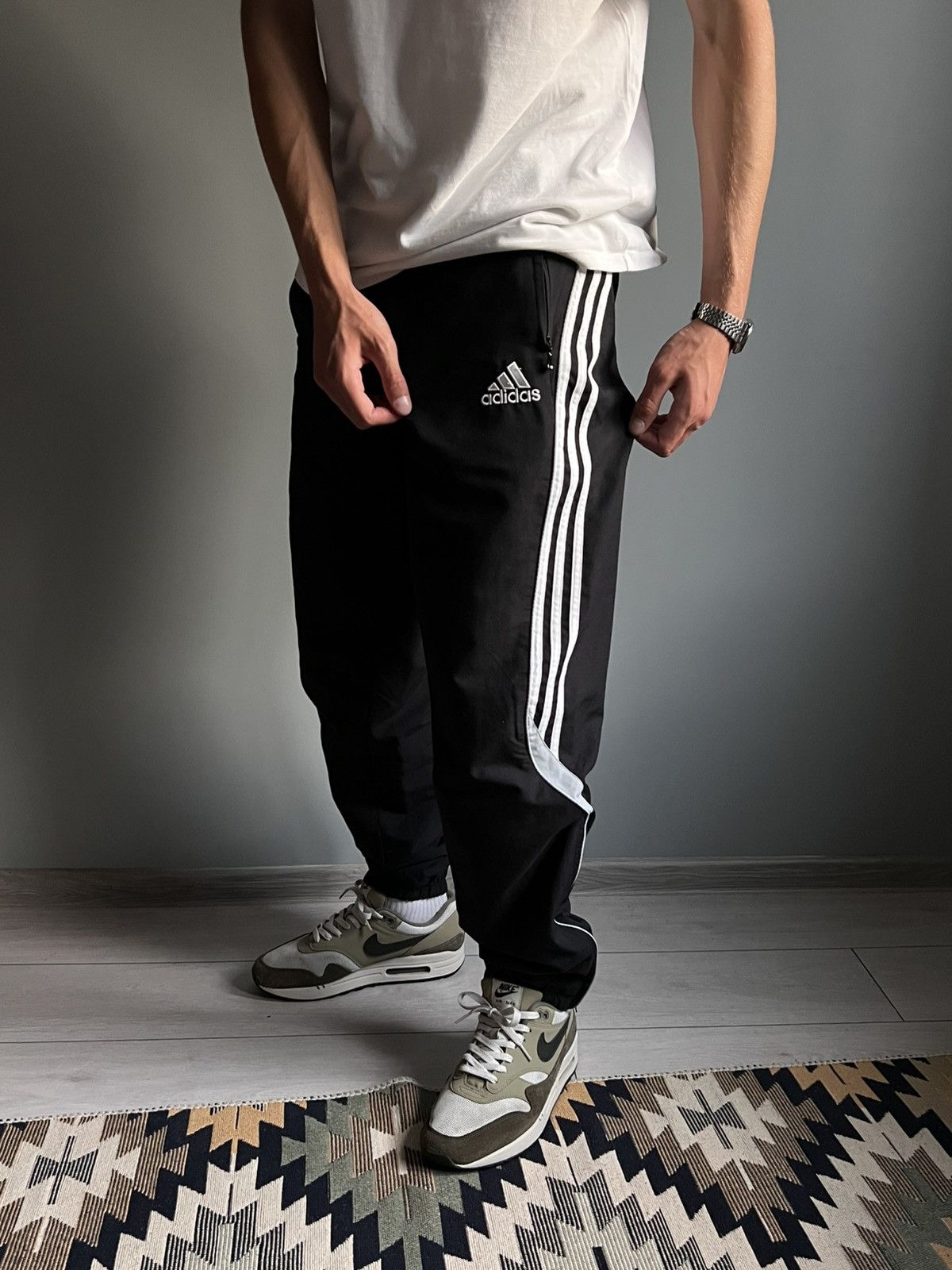 Adidas Vintage Adidas 3 Stripes Nylon Hype BaggyPants Size US 34 / EU 50 - 8 Thumbnail