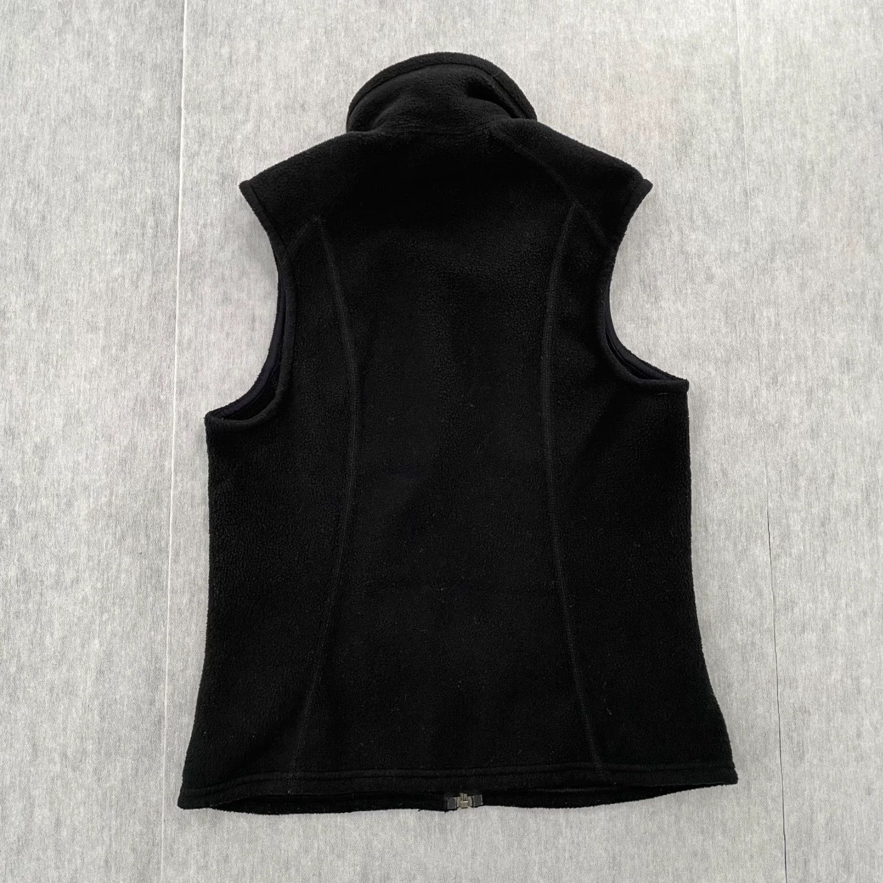 Patagonia Patagonia Vest Womens Small Black Synchilla Full Zip Pockets Fleece Ladies S Size S / US 4 / IT 40 - 2 Thumbnail