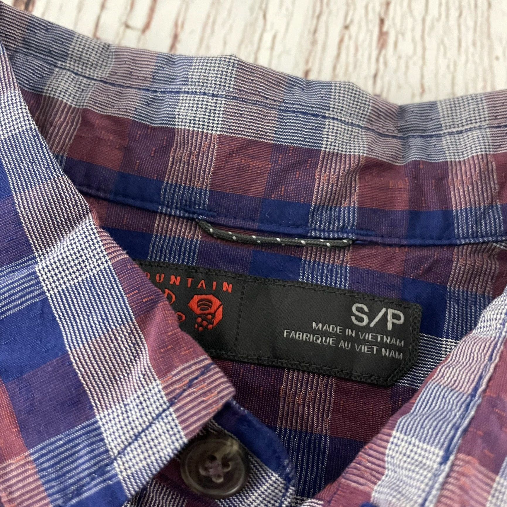 Mountain Hardwear Mountain Hardwear Plaid Short Sleeve Button Front Shirt Mens Small Blue Purple Shirt Size US S / EU 44-46 / 1 - 2 Thumbnail
