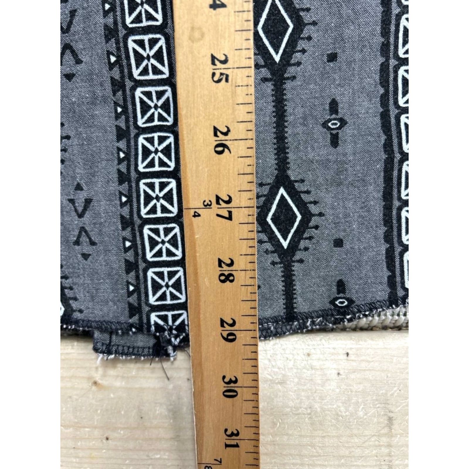 Vintage Panhandle Slim Shirt Mens 15.5 Gray Black Cotton Aztec Geometric Western Collar Slimming Casual Dress Shirt Mens Medium? Size US L / EU 52-54 / 3 - 7 Thumbnail