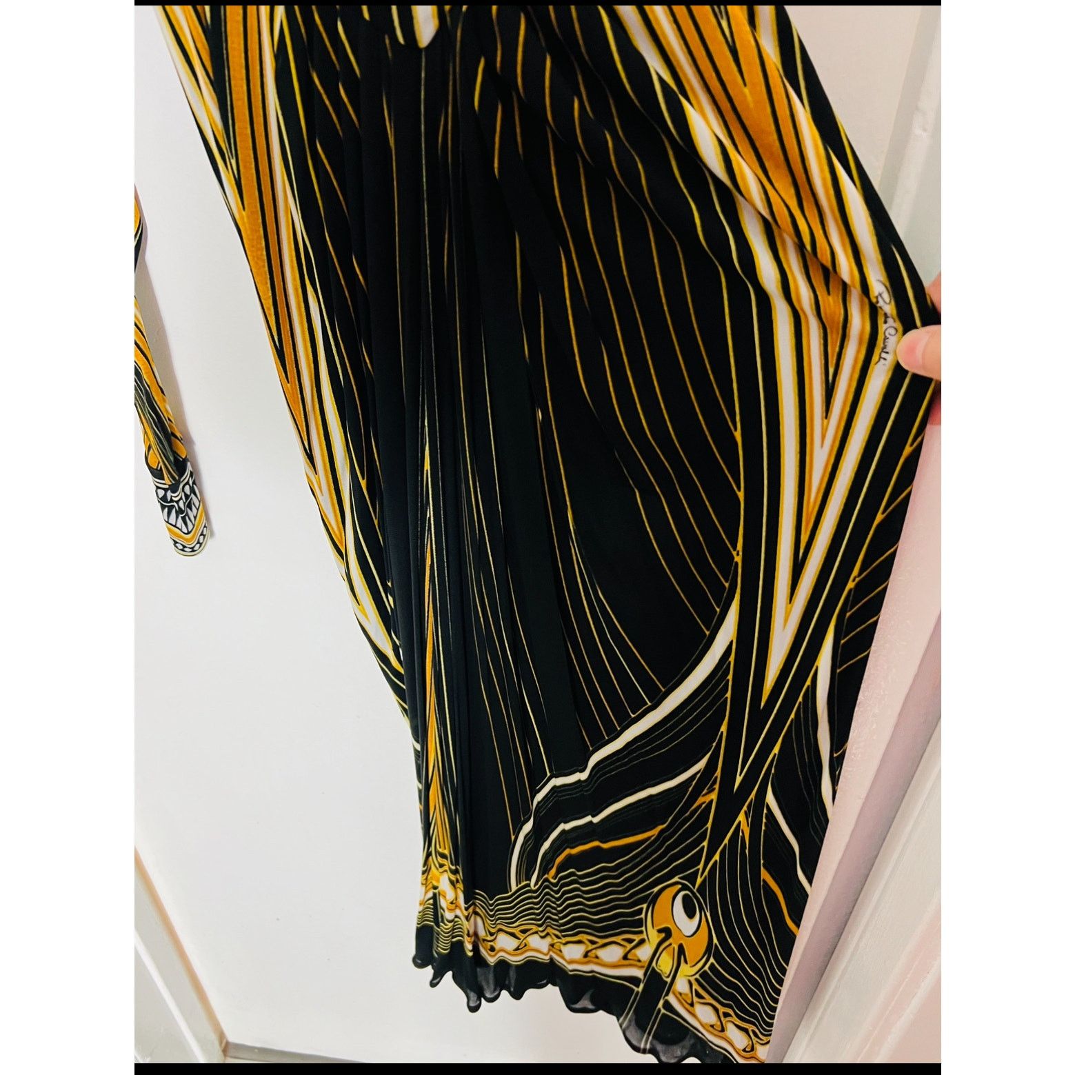 Roberto Cavalli Roberto Cavalli 2007 black gold printed Egyptian dress Sz 40 Size S / US 4 / IT 40 - 20 Thumbnail