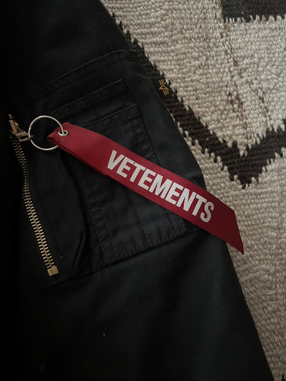 Vetements Vetements Emoji Hooded Bomber 2018 alpha industries Size US M / EU 48-50 / 2 - 5 Thumbnail