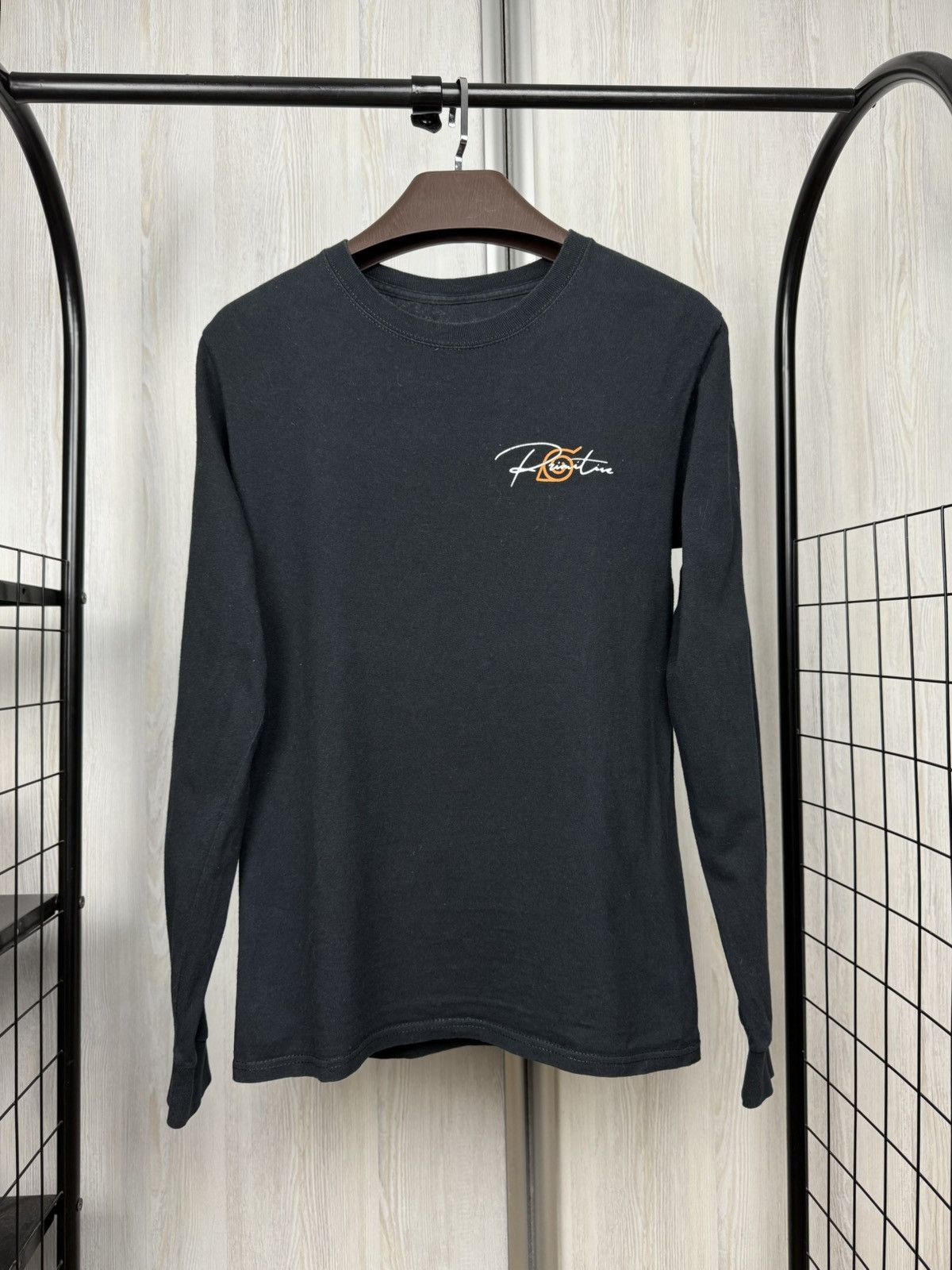 Anime Primitive Skateboarding X Naruto Long Sleeve big logo Tee Size US S / EU 44-46 / 1 - 2 Thumbnail