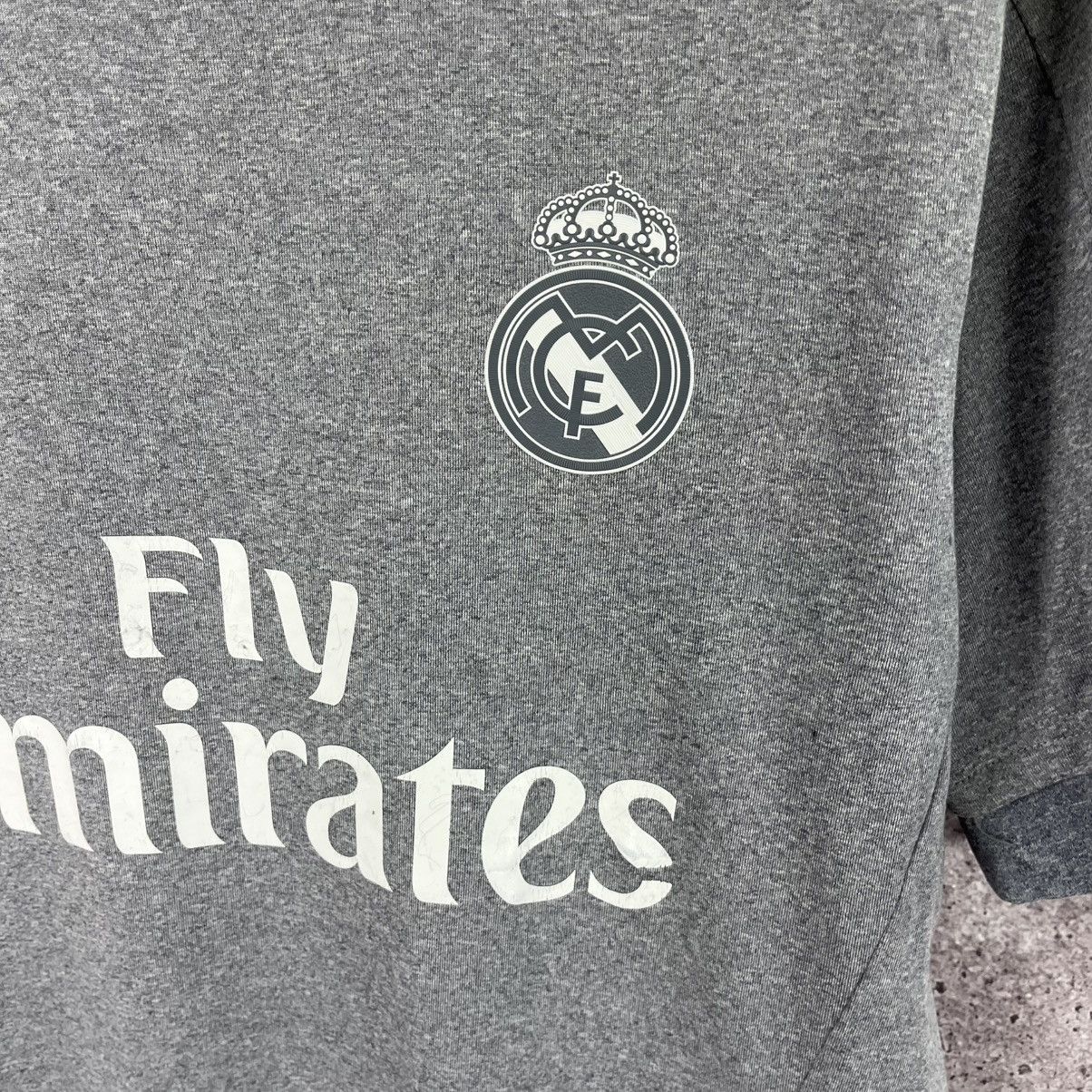 Adidas Real Madrid 2015/2016 Away Soccer Jersey Size M Size US M / EU 48-50 / 2 - 5 Thumbnail