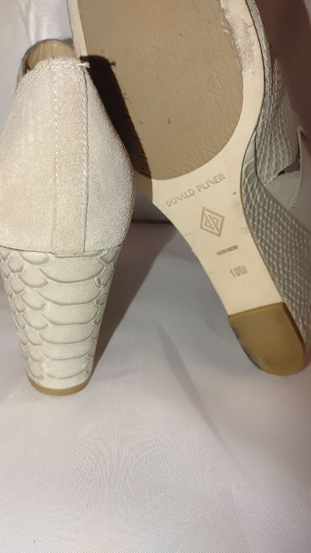 Donald Pliner Donald J. Pliner Snakeskin Embossed Leather Wedge Size 10M Size US 10 / IT 40 - 9 Thumbnail