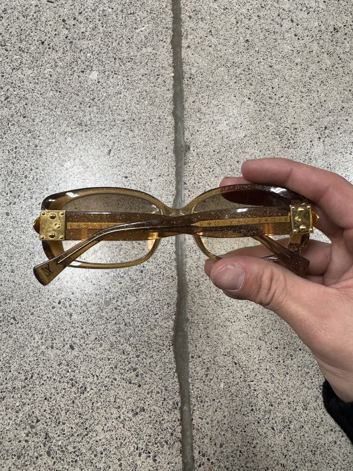Louis Vuitton Louis Vuitton ‘Honeycomb’ Brown Speckled Sunglasses Size ONE SIZE - 2 Thumbnail