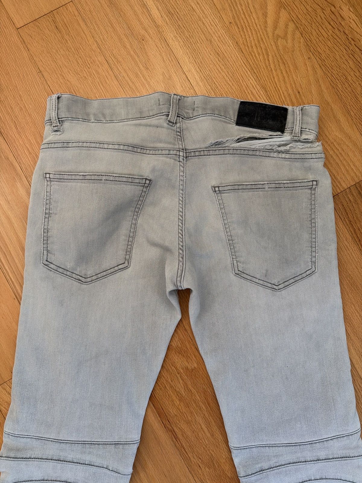 Pierre Balmain Pierre Balmain Light Grey Thrashed Biker Moto Skinny Denim. Size US 33 - 11 Thumbnail