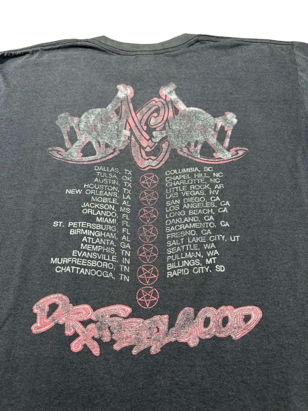 Band Tees Vintage Faded Thin Motley Crue Dr Feelgood Tour Shirt 1989 Size US L / EU 52-54 / 3 - 6 Thumbnail