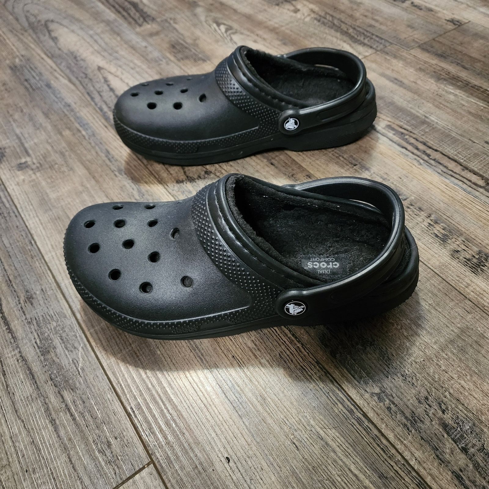 Crocs Crocs Dual Comfort Fleece Lined Black Clogs M-5, W-7 Size US 7 / IT 37 - 6 Thumbnail