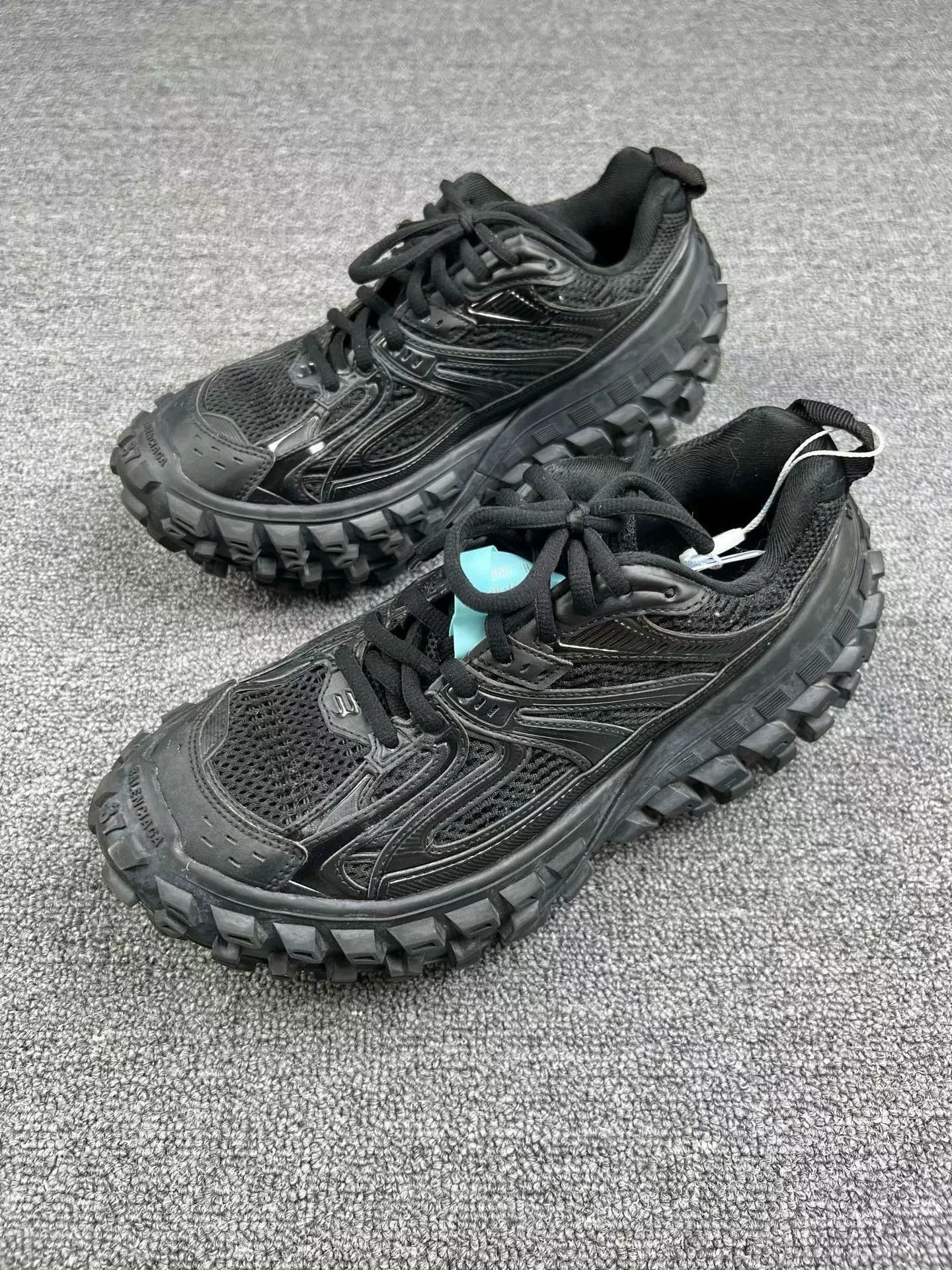 Balenciaga Balenciaga All Black Distressed Tyre Sneakers Size US S / EU 44-46 / 1 - 1 Thumbnail