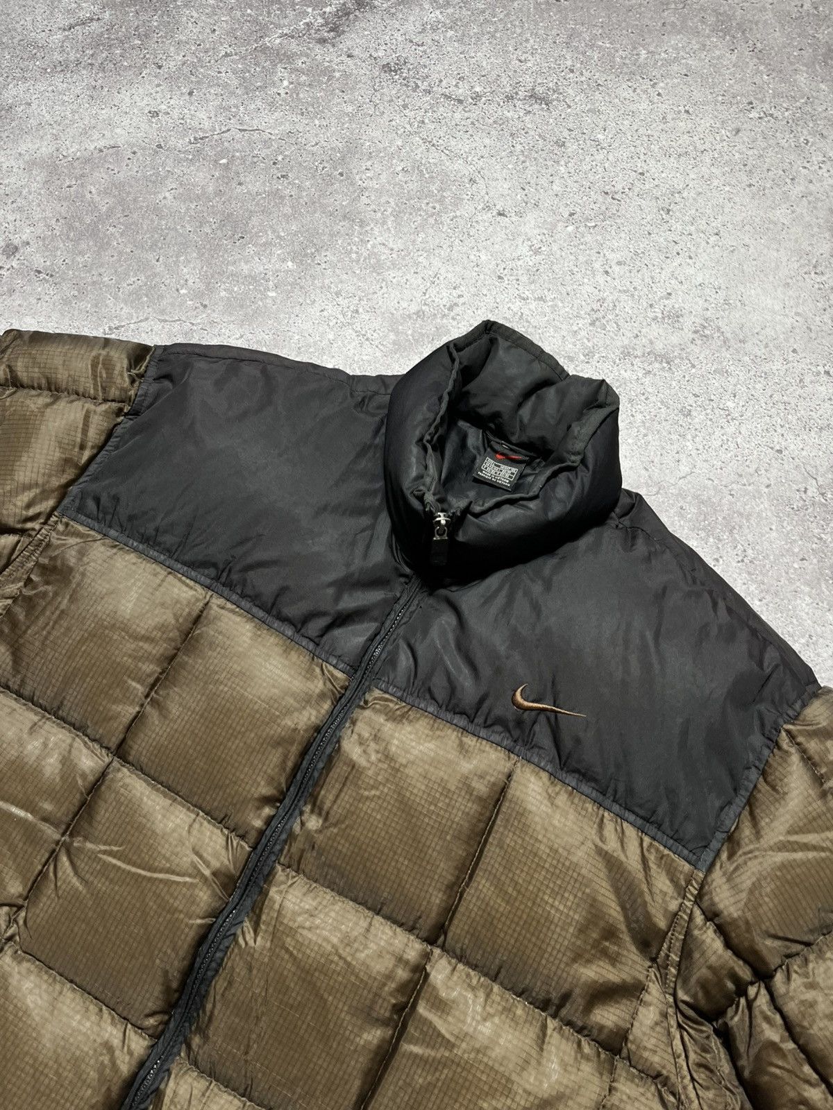 Nike Vintage 90’s NIKE Brown Gold Puffer Down Mans Y2K jacket Size US L / EU 52-54 / 3 - 3 Thumbnail