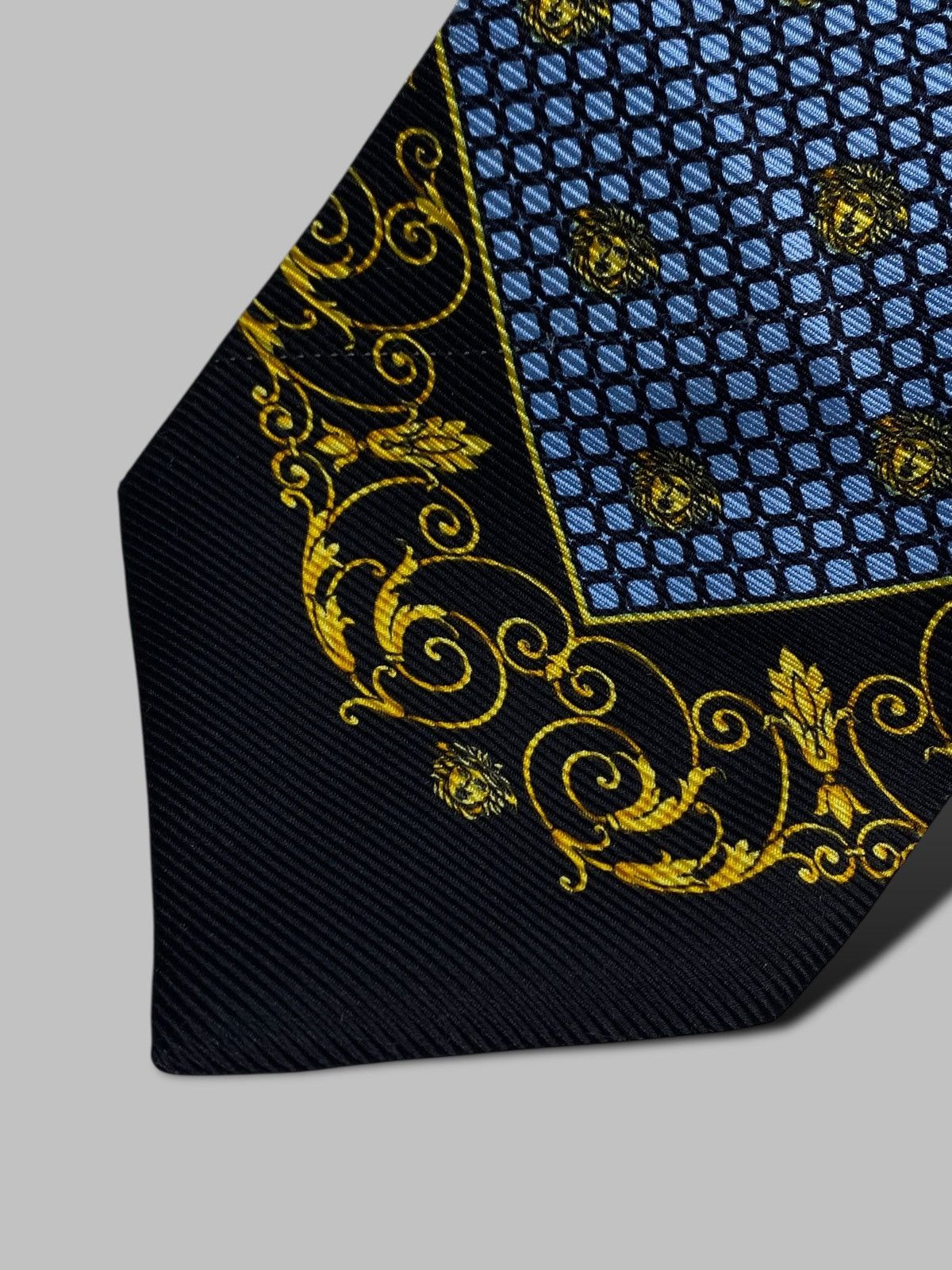 Versace Gianni Versace Rare Vintage Tie Blue Geometric Pattern Silk Size ONE SIZE - 6 Thumbnail