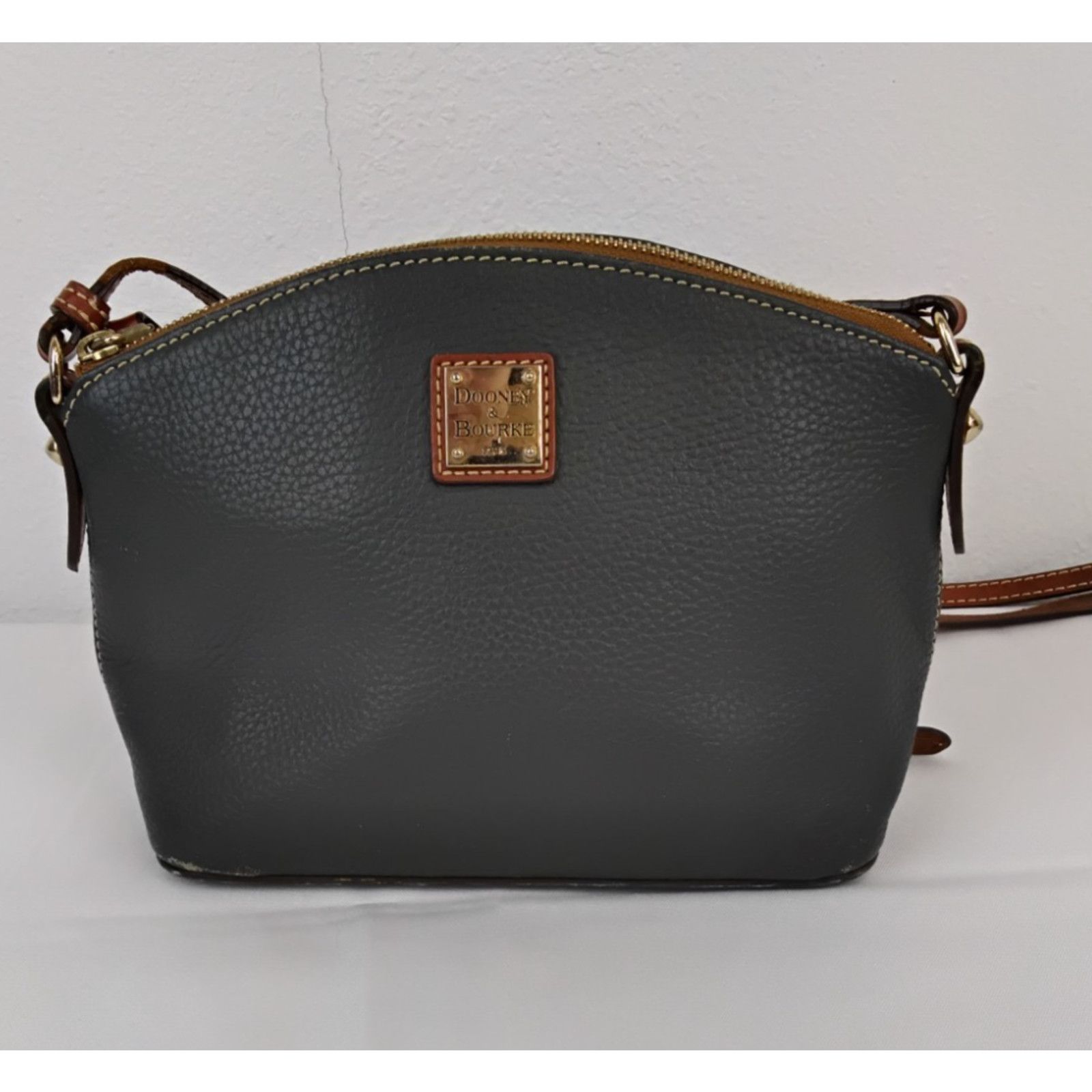 Dooney & Bourke Dooney & Bourke Domed Crossbody Bag Gray/Brown Leather Purse Size ONE SIZE - 4 Thumbnail