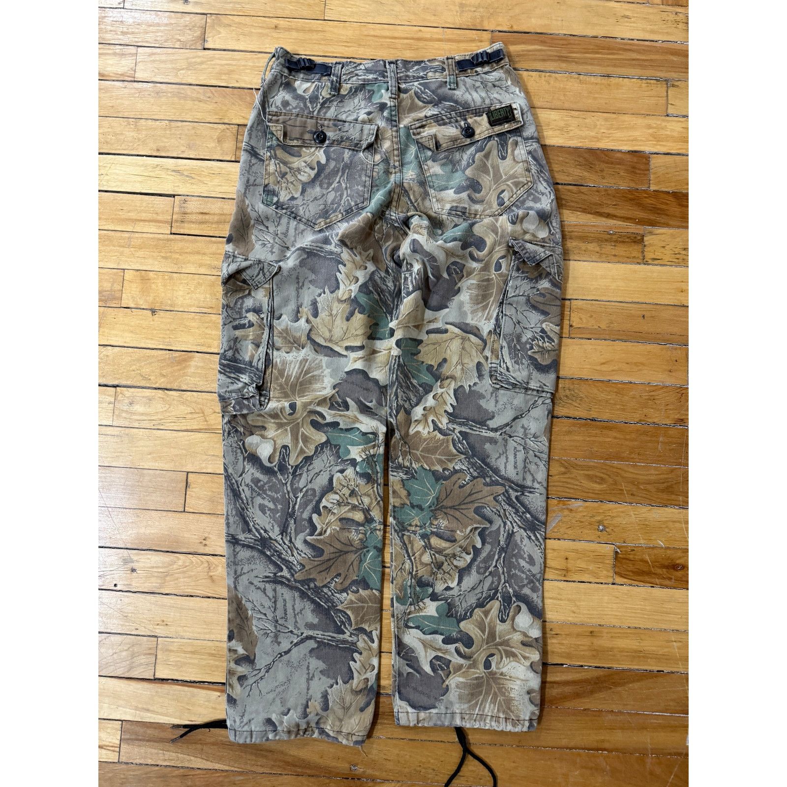 Vintage Vintage 90s Liberty Advantage Tree Camo Cargo Pant Size 29W Size US 29 - 2 Thumbnail
