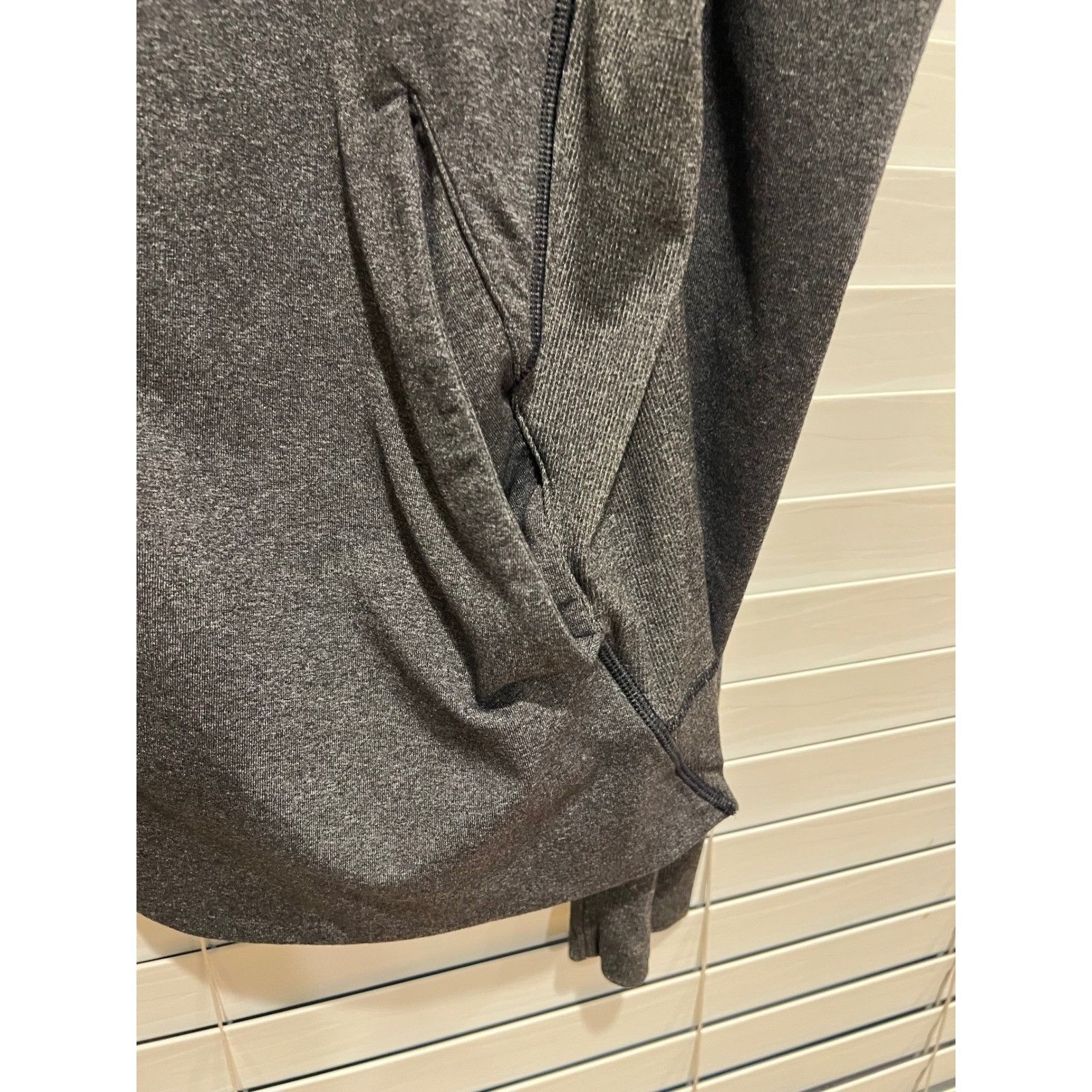 Lululemon Lululemon Men's XL Gray Full Zip Long Sleeve Activewear Jack Size US XL / EU 56 / 4 - 3 Thumbnail
