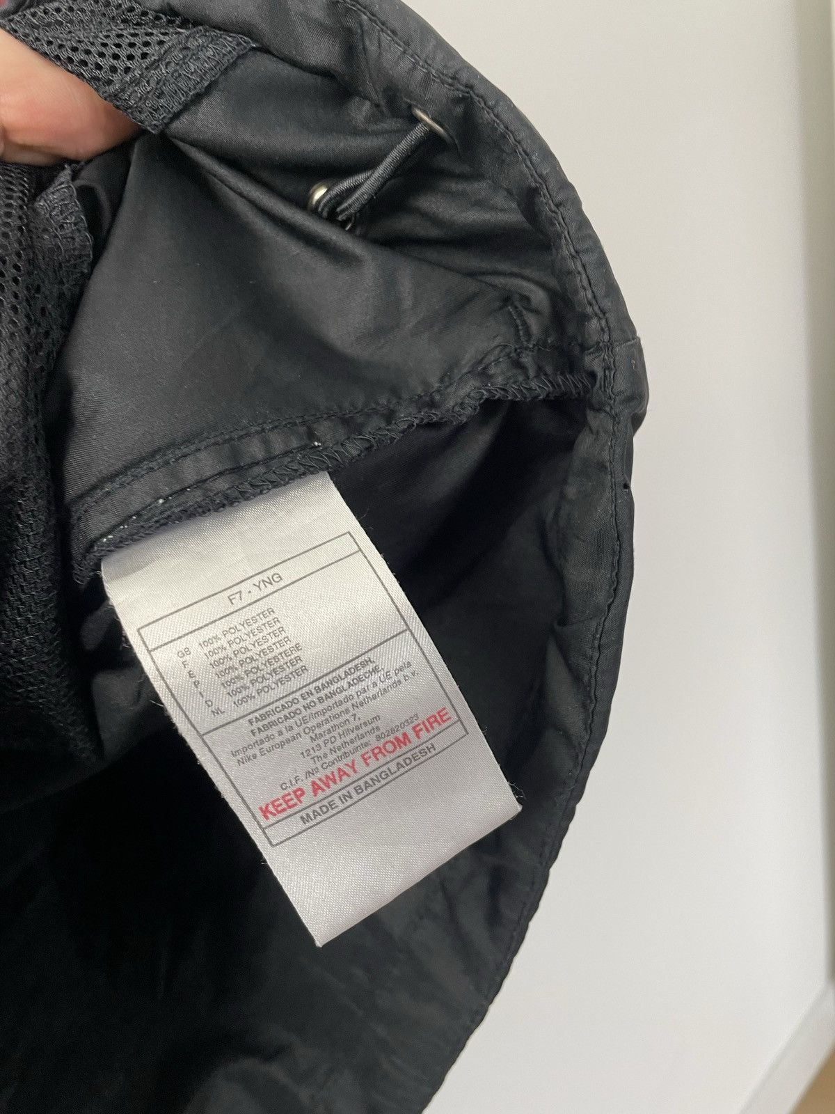 Nike Nike Vintage 90s Jacket Mini Swoosh Rare Streetwear Running Size US M / EU 48-50 / 2 - 5 Thumbnail