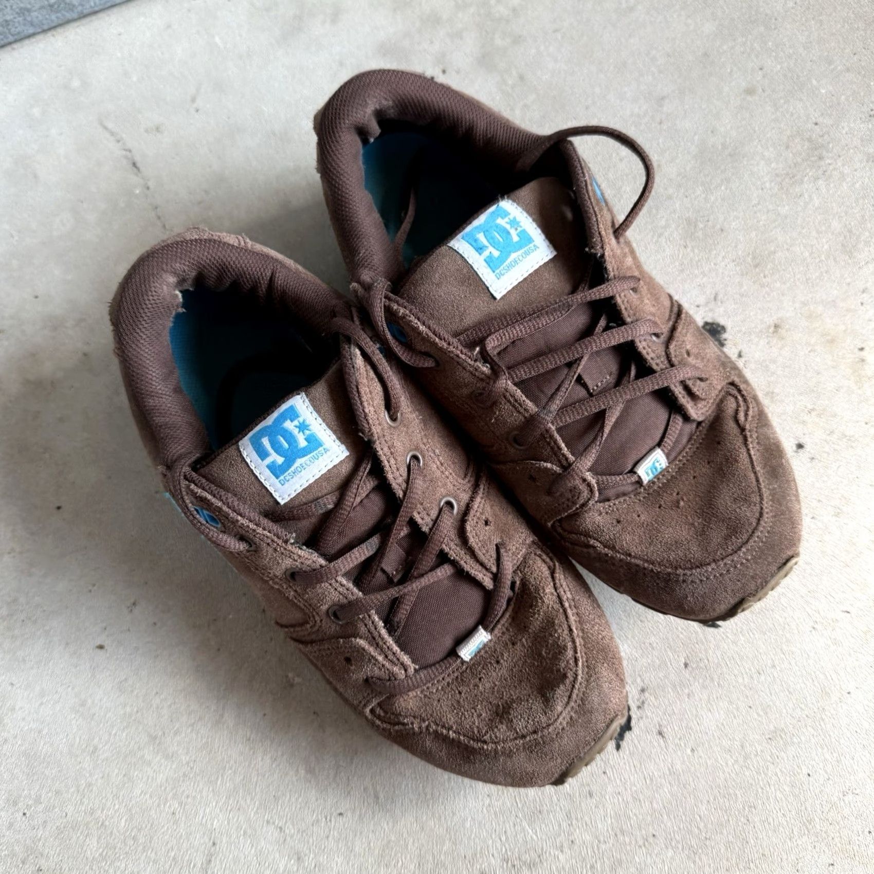Vintage DC Alias Lite Sneaker Womens Low Top Round Toe Leather 8.5 Brown Athletic Running Jogging Walking Sneakers Shoes Size M / US 6-8 / IT 42-44 - 4 Thumbnail