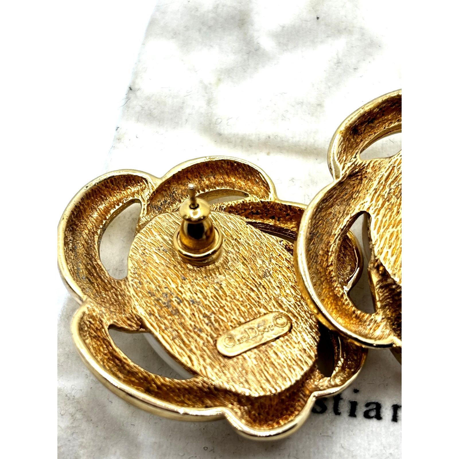 Dior CHRISTIAN DIOR Gold Lux Mother of Pearl Button Earrings Size ONE SIZE - 5 Thumbnail