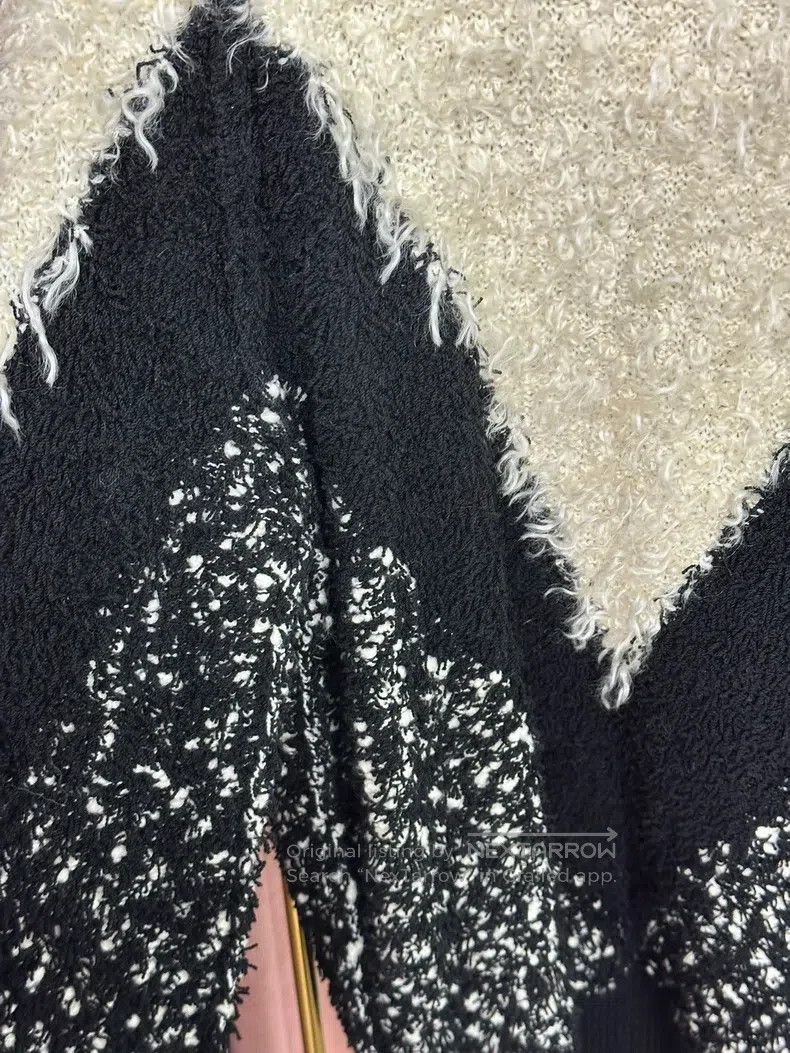 Givenchy Givenchy Black and White Color Blocked Mohair Wool Turtlen Size US S / EU 44-46 / 1 - 3 Thumbnail