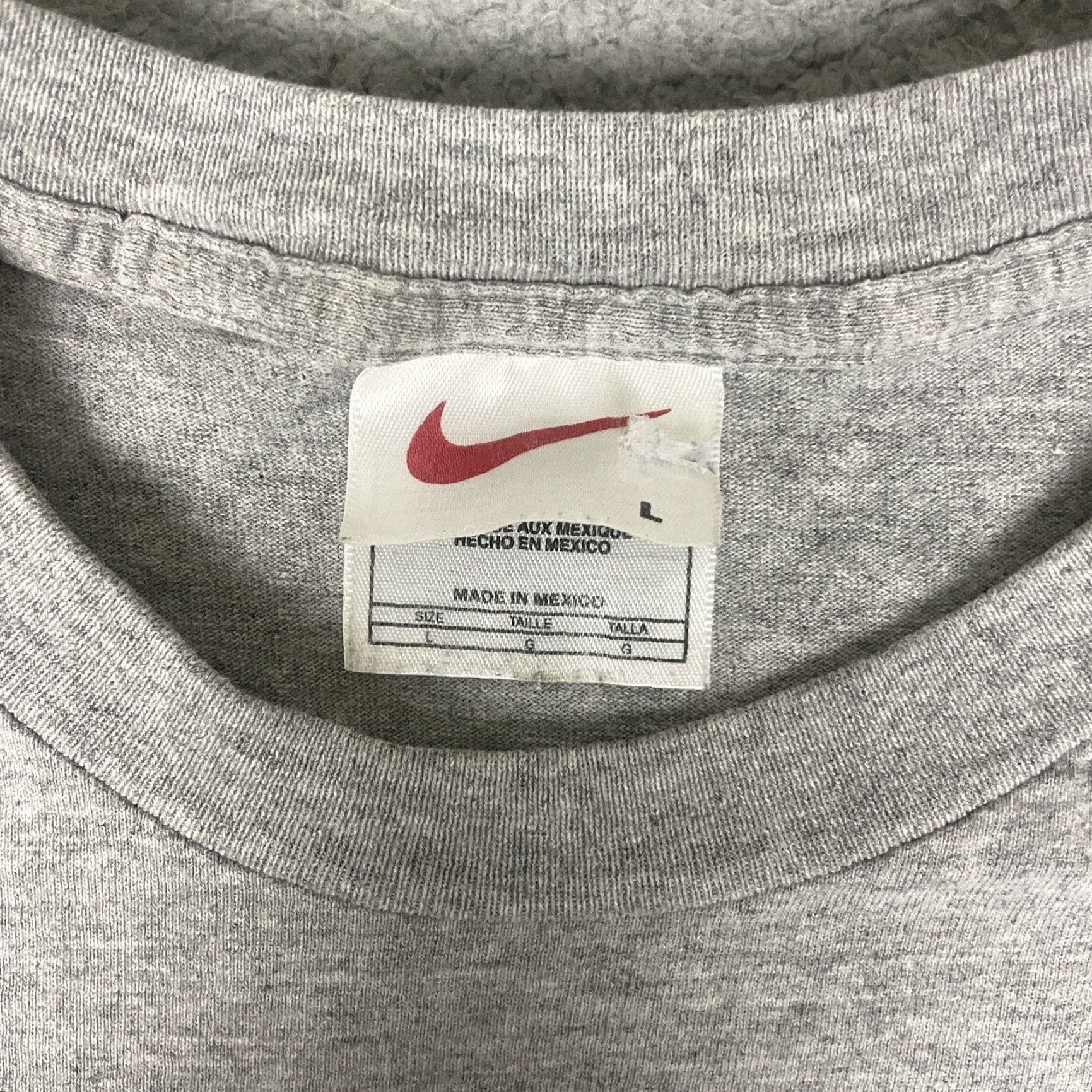 Nike VINTAGE Nike Basketball Tshirt Adult L Grey Distressed Spellout Swoosh Vtg L Mens 90s Size US L / EU 52-54 / 3 - 4 Thumbnail