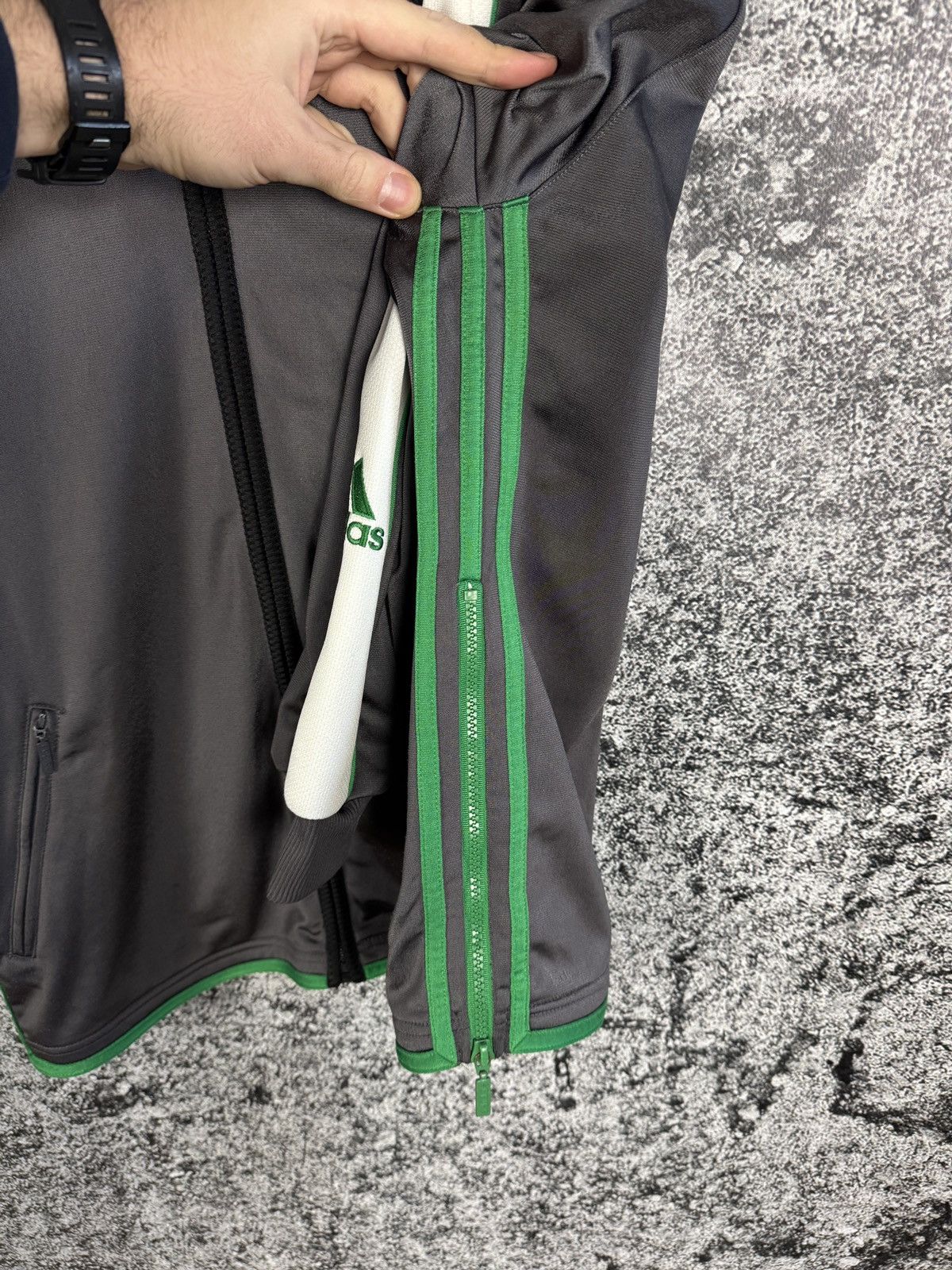 Adidas Adidas Vintage Hoodie Full Zip Jacket Big Logo Retro Size M Size US M / EU 48-50 / 2 - 13 Thumbnail