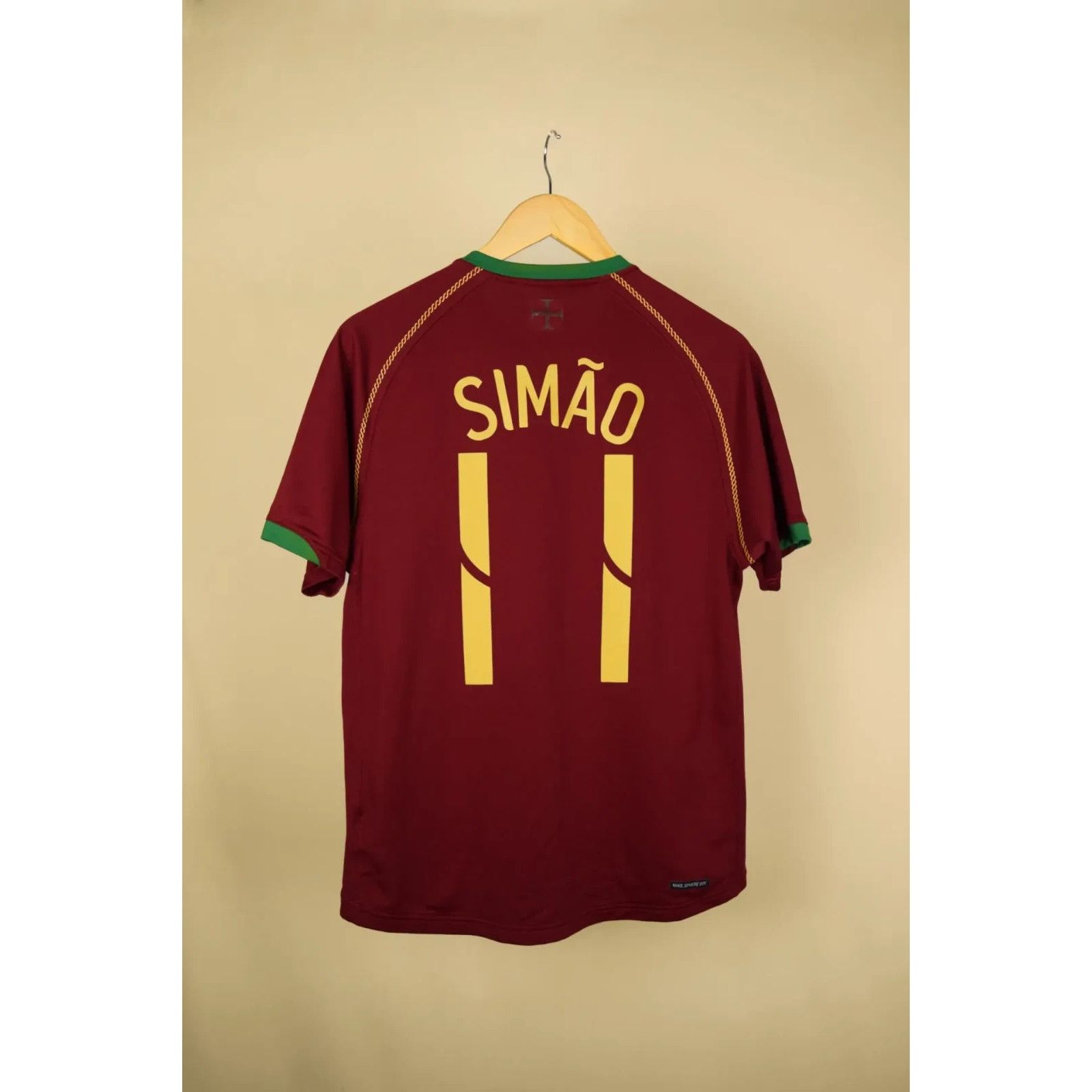 Nike AUTHENTIC 2006 PORTUGAL Home SIMAO #11 –Soccer Jersey Size S Size US S / EU 44-46 / 1 - 2 Thumbnail