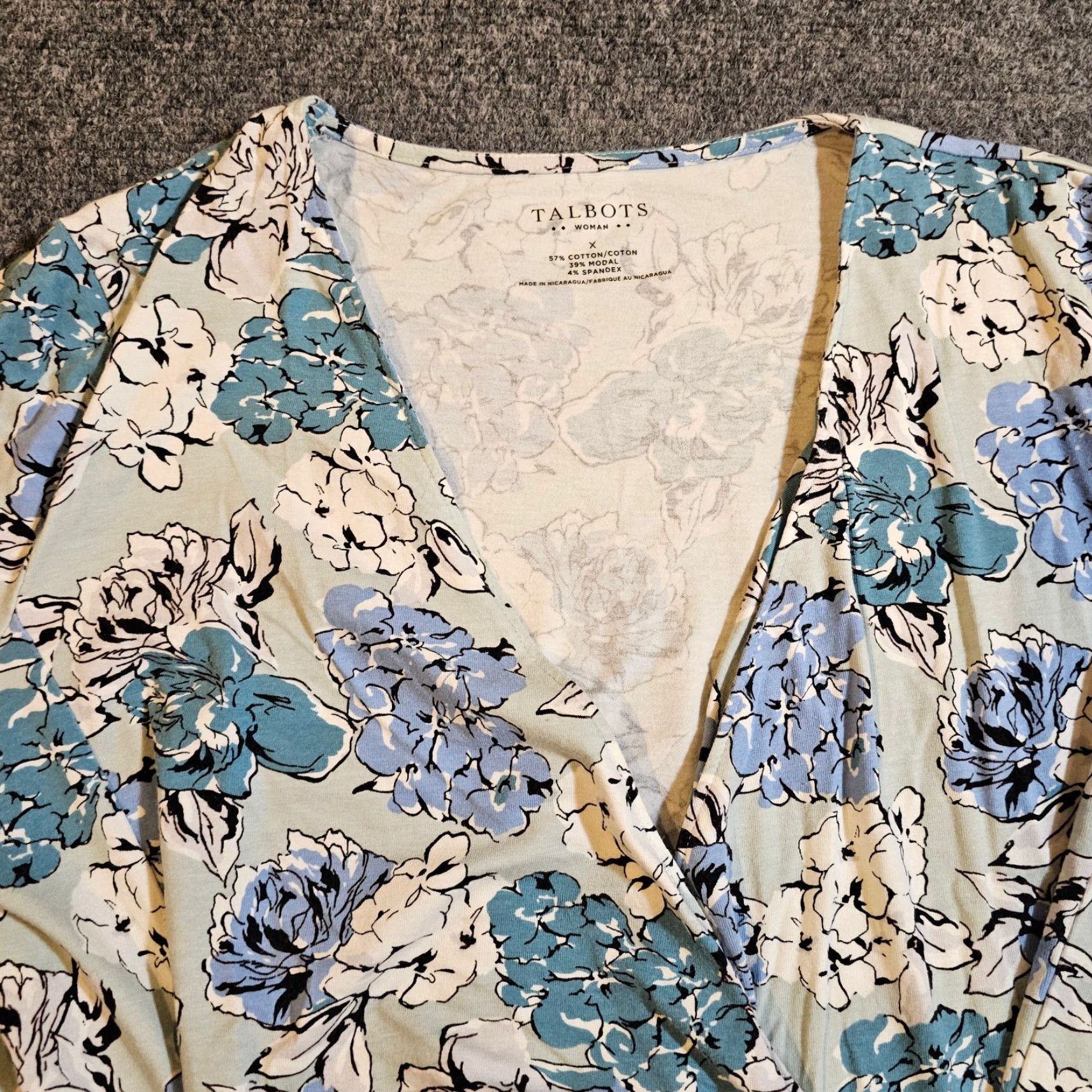 Talbots Talbots Blouse Women 0X Blue Floral V-Neck Faux Wrap 3/4 Sleeve Stretch Career Shirt Size XL / US 12-14 / IT 48-50 - 2 Thumbnail