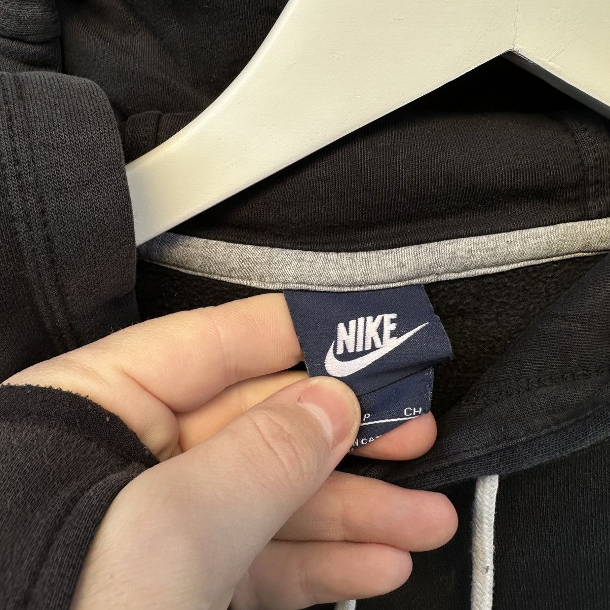 Nike Vintage Nike Hoodie Big Logo Size S Y2K 00s USA Hype Trend Size US S / EU 44-46 / 1 - 9 Thumbnail