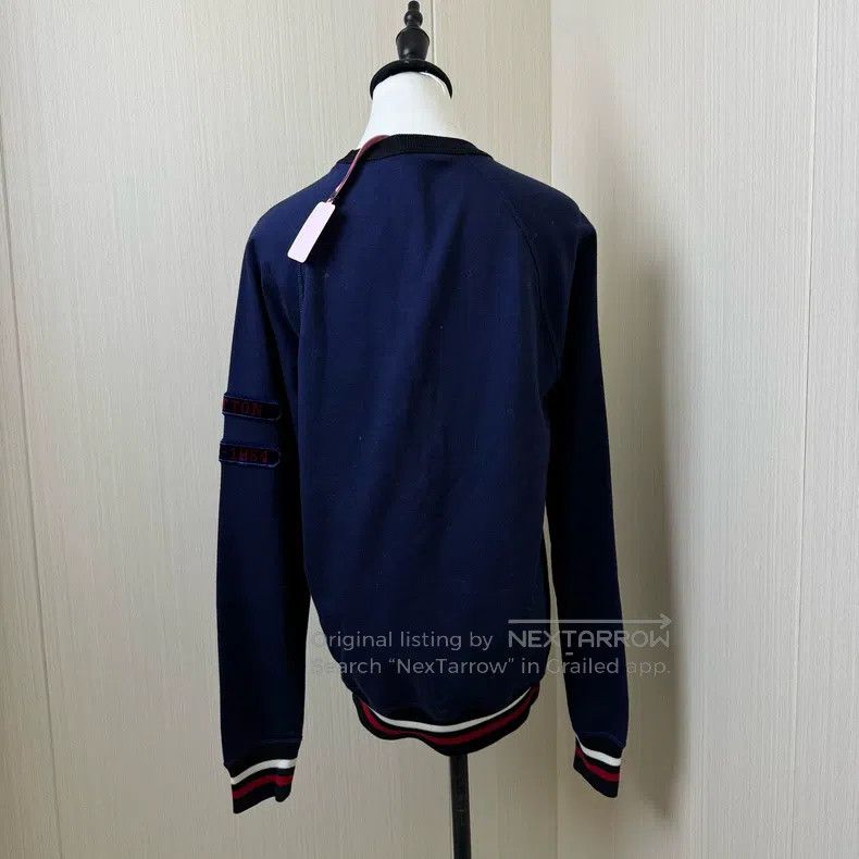 Louis Vuitton Louis Vuitton Badge Logo Sweatshirt Size US S / EU 44-46 / 1 - 3 Thumbnail