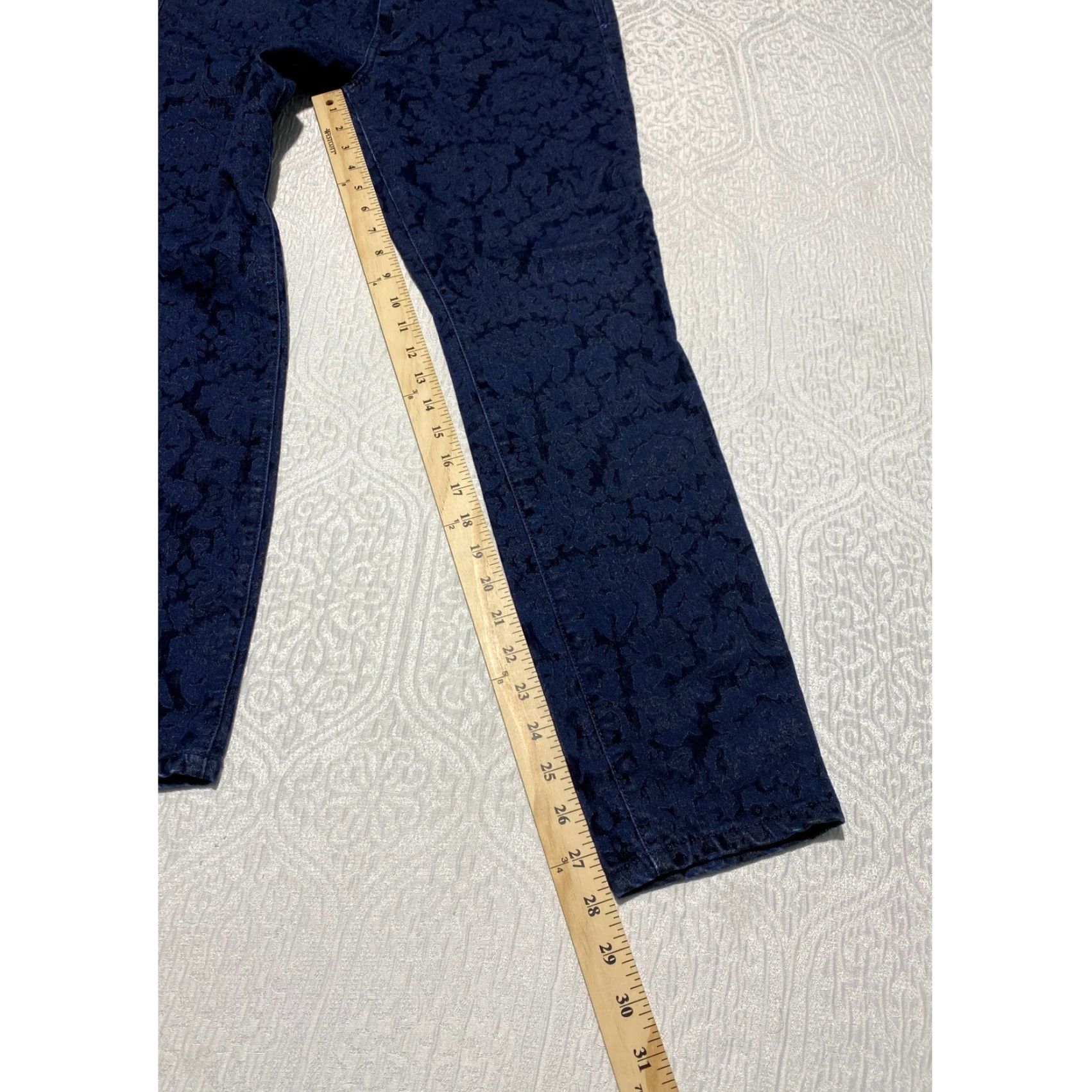 Banana Republic VINTAGE Banana Republic Womens Pants Blue Floral Embossed Straight Leg 28 Slim 5-Pocket Design Cotton Rayon Spandex Button Zip Women's Pants Size 28" / US 6 / IT 42 - 6 Thumbnail