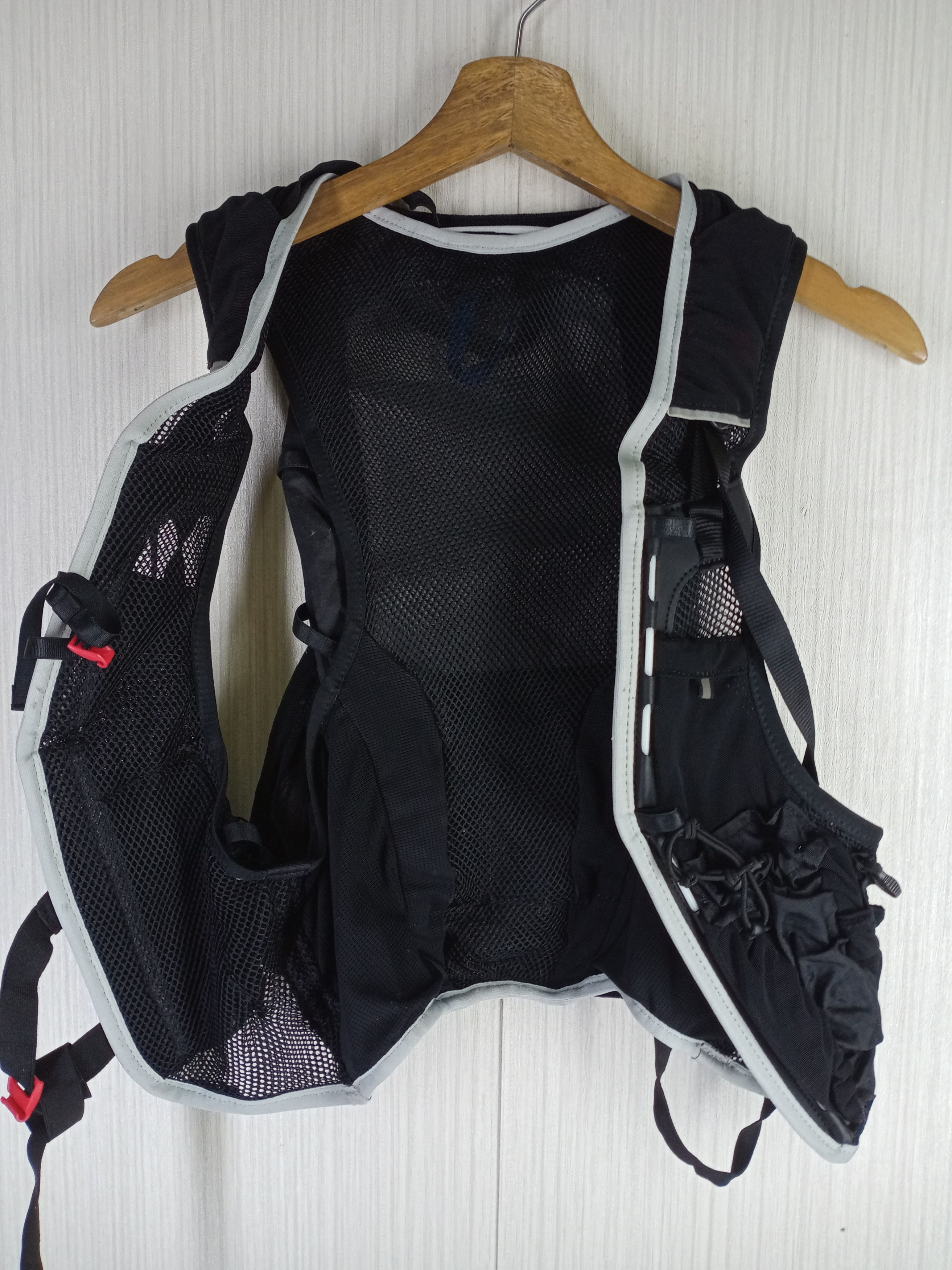 Salomon Rare SALOMON ADV SKIN 12 For Trail Tranning Vest Size US M / EU 48-50 / 2 - 11 Thumbnail