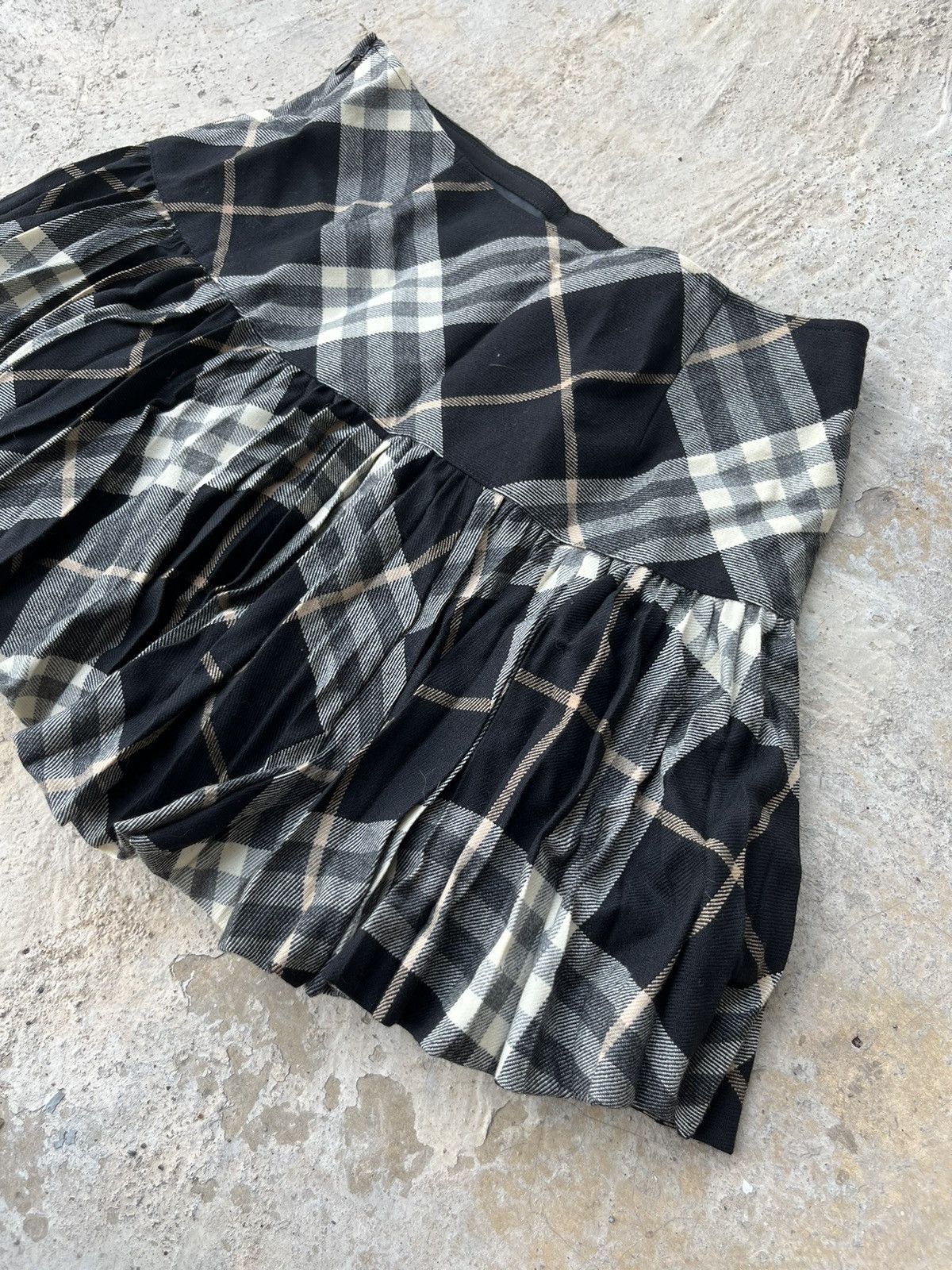 Burberry Burberry Blue Label Nova Plaid Flare Mini Skirt Size 38 Size 38" / US 16 / IT 52 - 3 Thumbnail
