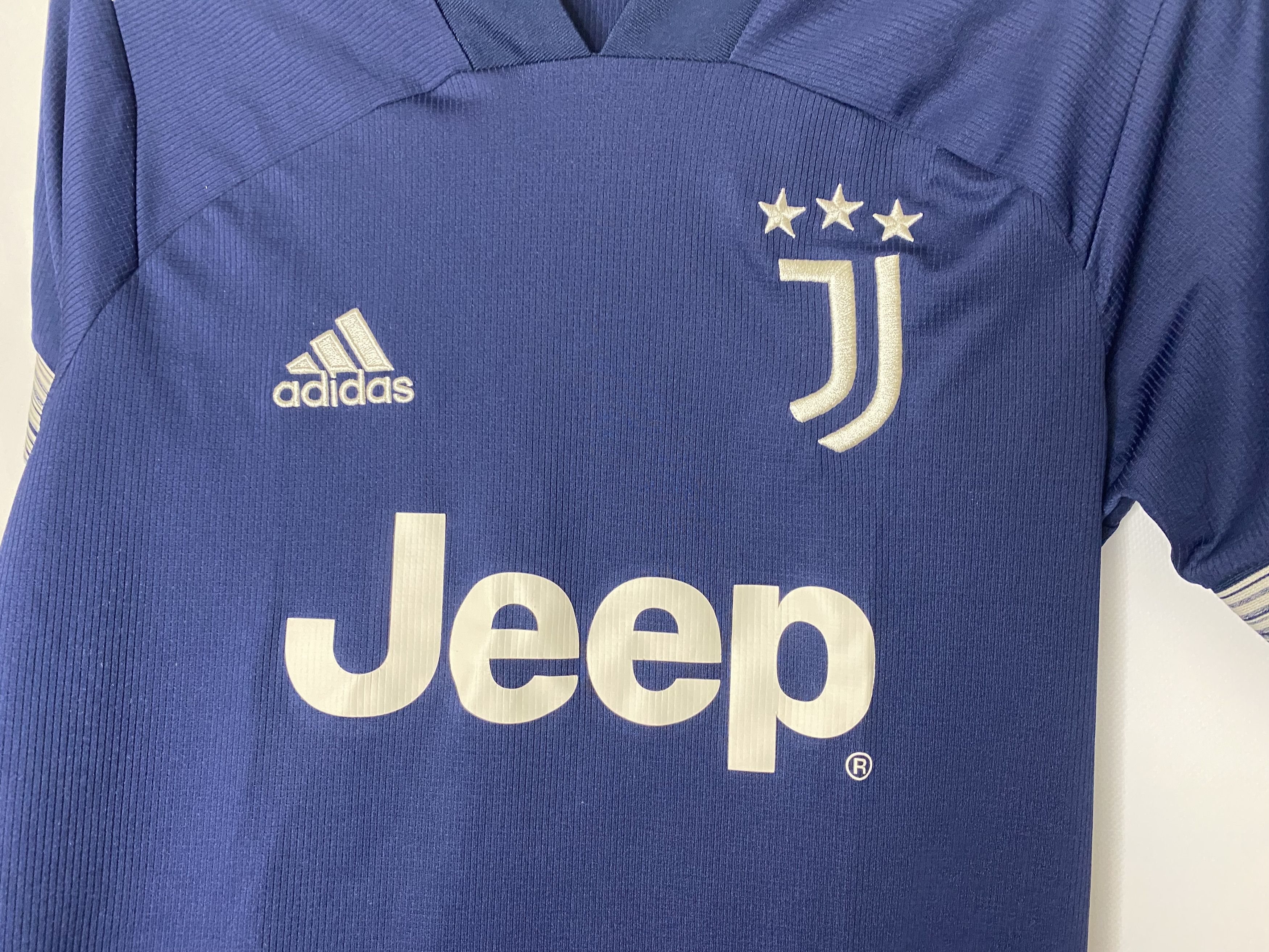Adidas JUVENTUS 2020 2021 AWAY FOOTBALL SHIRT SOCCER JERSEY ADIDAS Size US S / EU 44-46 / 1 - 4 Thumbnail