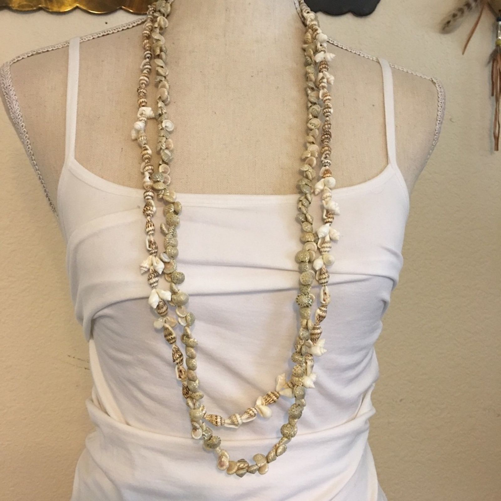 Vintage Vintage 2 strand bundle natural shell necklaces Size ONE SIZE - 1 Thumbnail