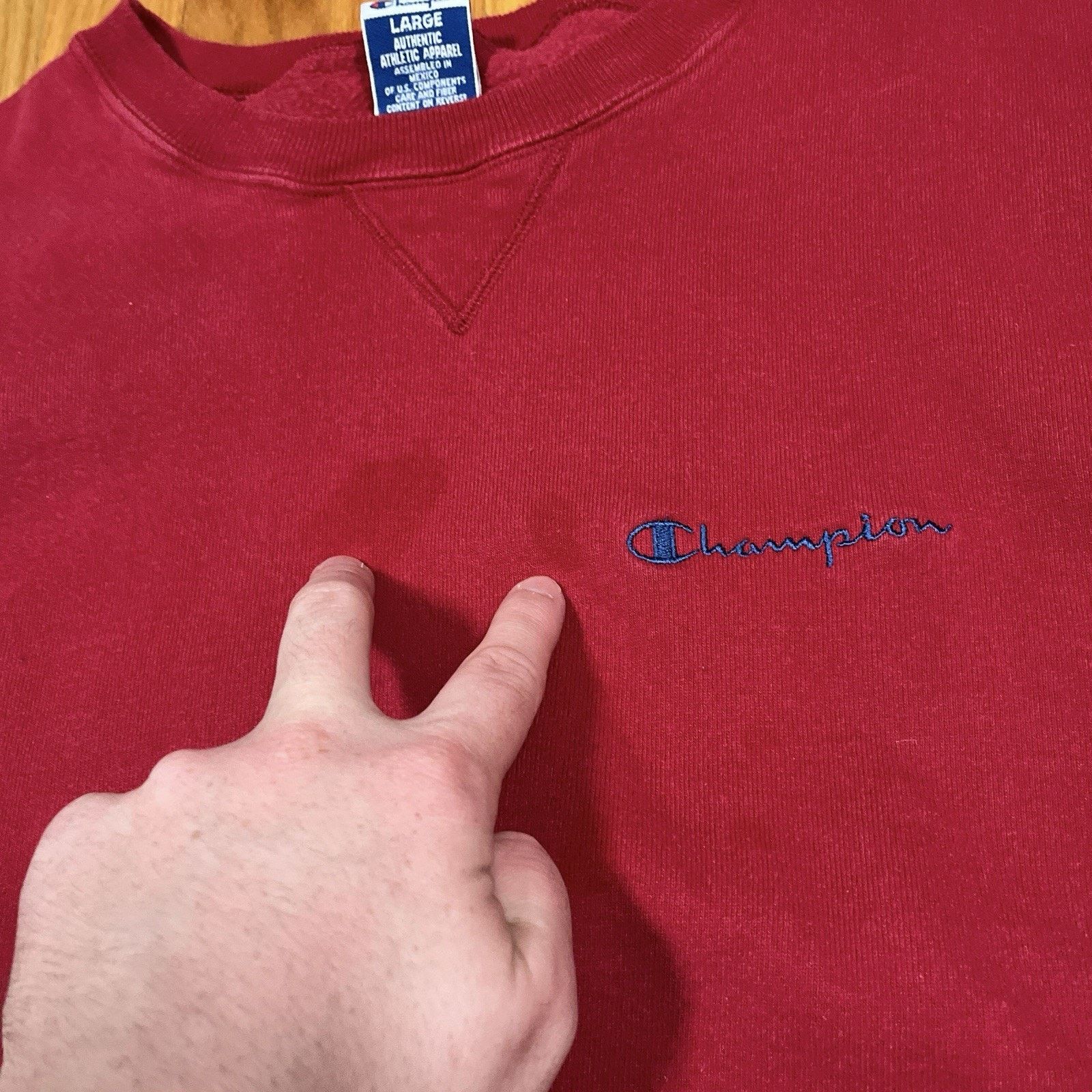Champion VTG Champion Reverse Weave Crewneck Red Blank 90s Y2K Flaw Size US L / EU 52-54 / 3 - 3 Thumbnail